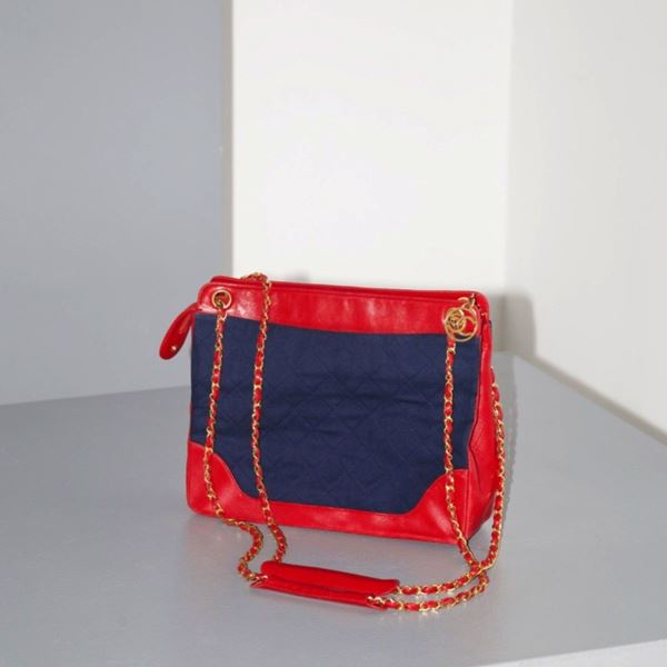 Chanel - Rara Borsa a spalla Chanel in pelle rossa e tessuto di jeans