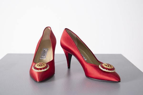 Gianni  Versace - Gianni Versace Vintage Luxury Red Shoes with Tiara