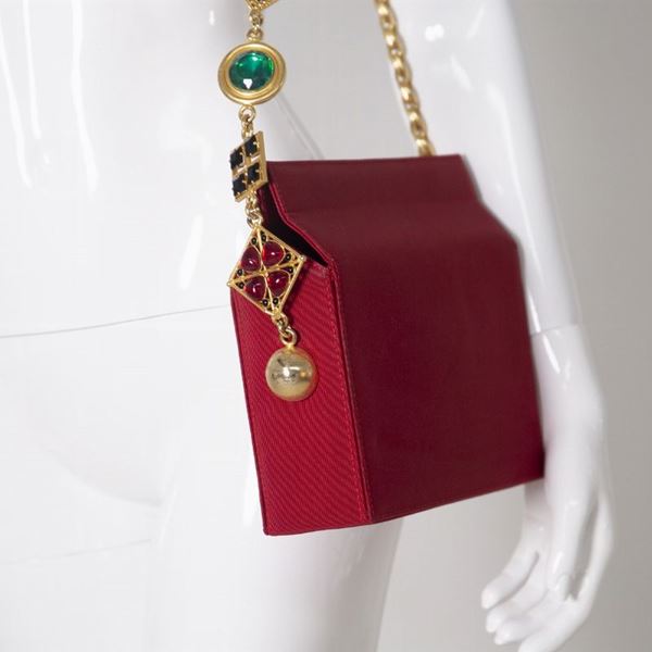 Gianni  Versace - Rare red fabric shoulder pochette by Gianni Versace Couture