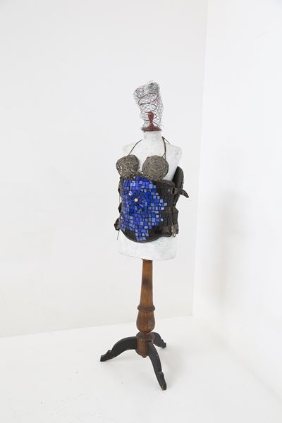 Andrea Raccagni Manichino Scultoreo Eccentrico con Mosaico
