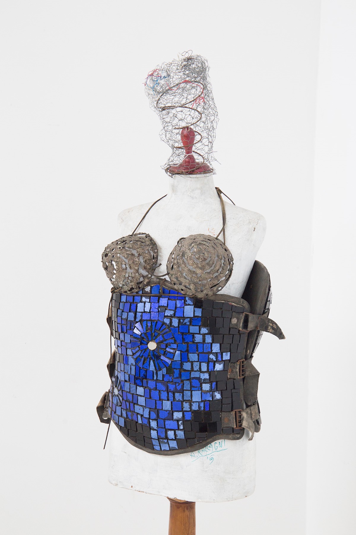 Andrea Raccagni Manichino Scultoreo Eccentrico con Mosaico