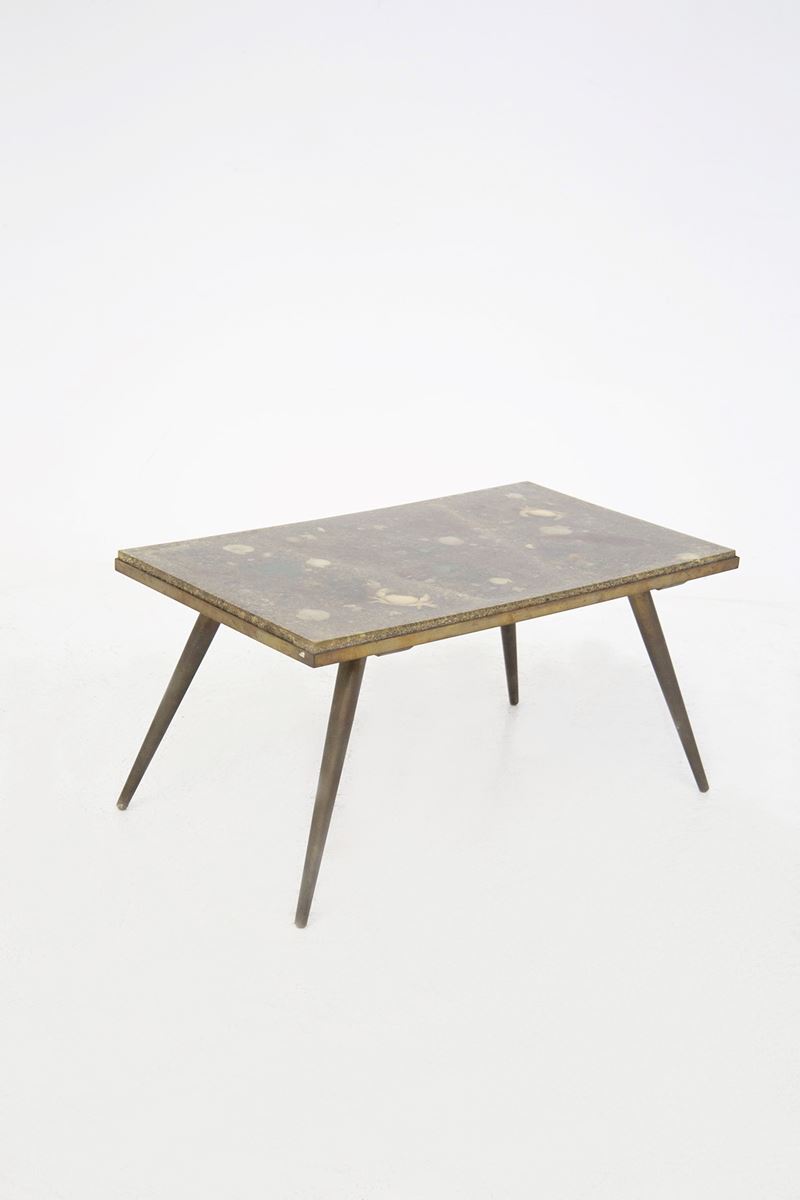 Tavolino vintage in ottone e resina con fossili marini