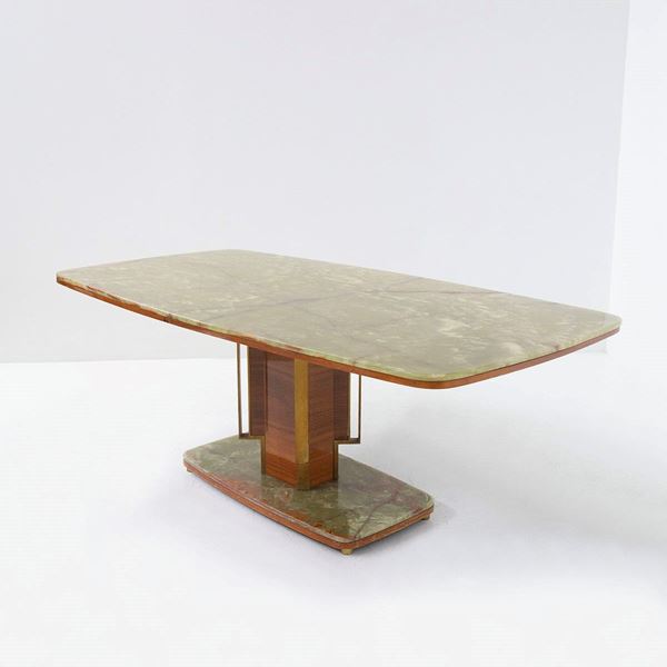 Rare Table of Dassi Mobili Moderni Manufacture in Onyx and Brass