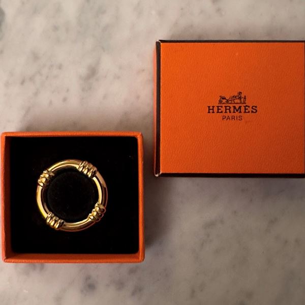 Hermes - Hermès Gilt scarf ring.