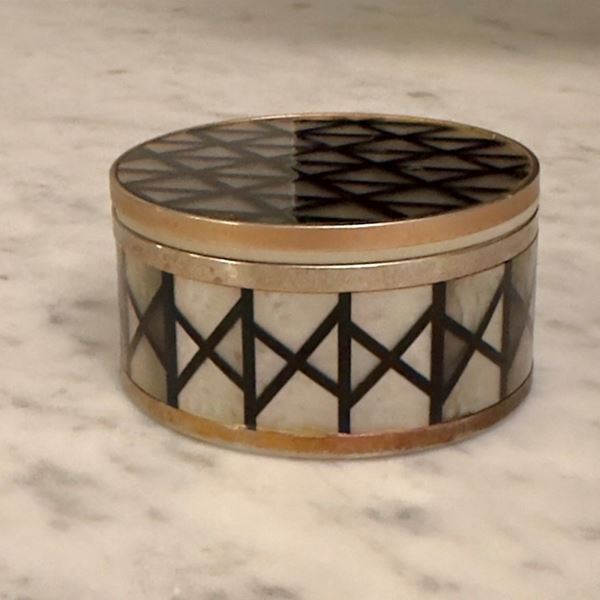 Nacre jewelry box