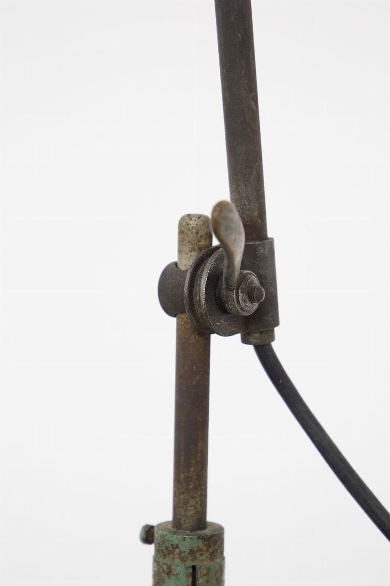 Adjustable Industrial Chic Table Lamp
