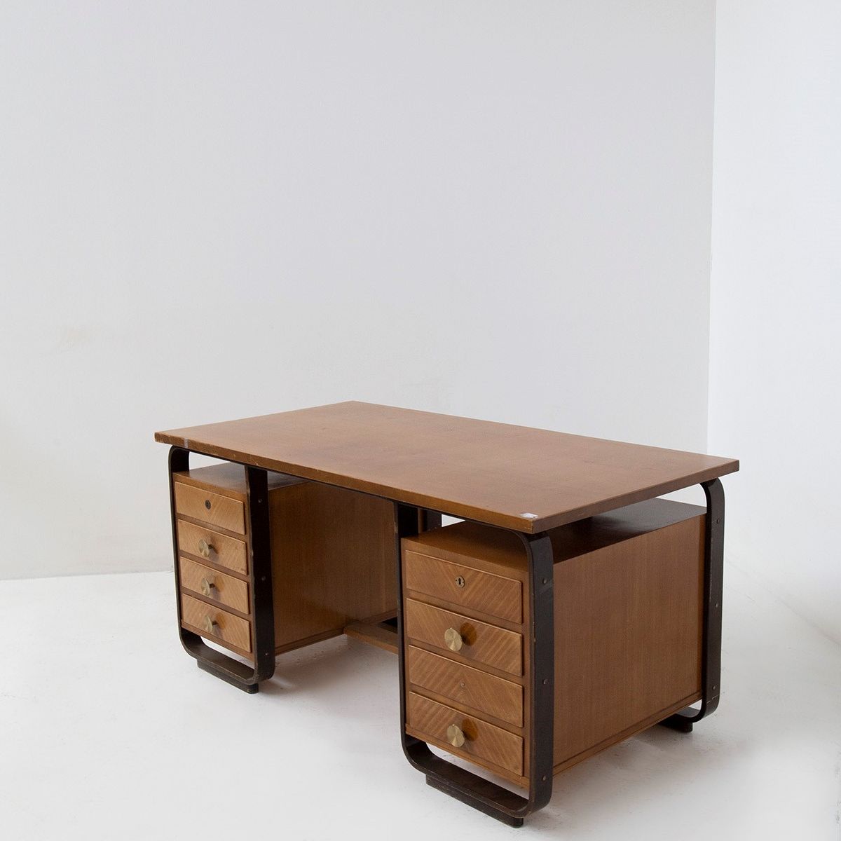 Giuseppe Pagano : Wooden desk by Giuseppe Pagano  - Auction HomeDecor - LTWID Auction House