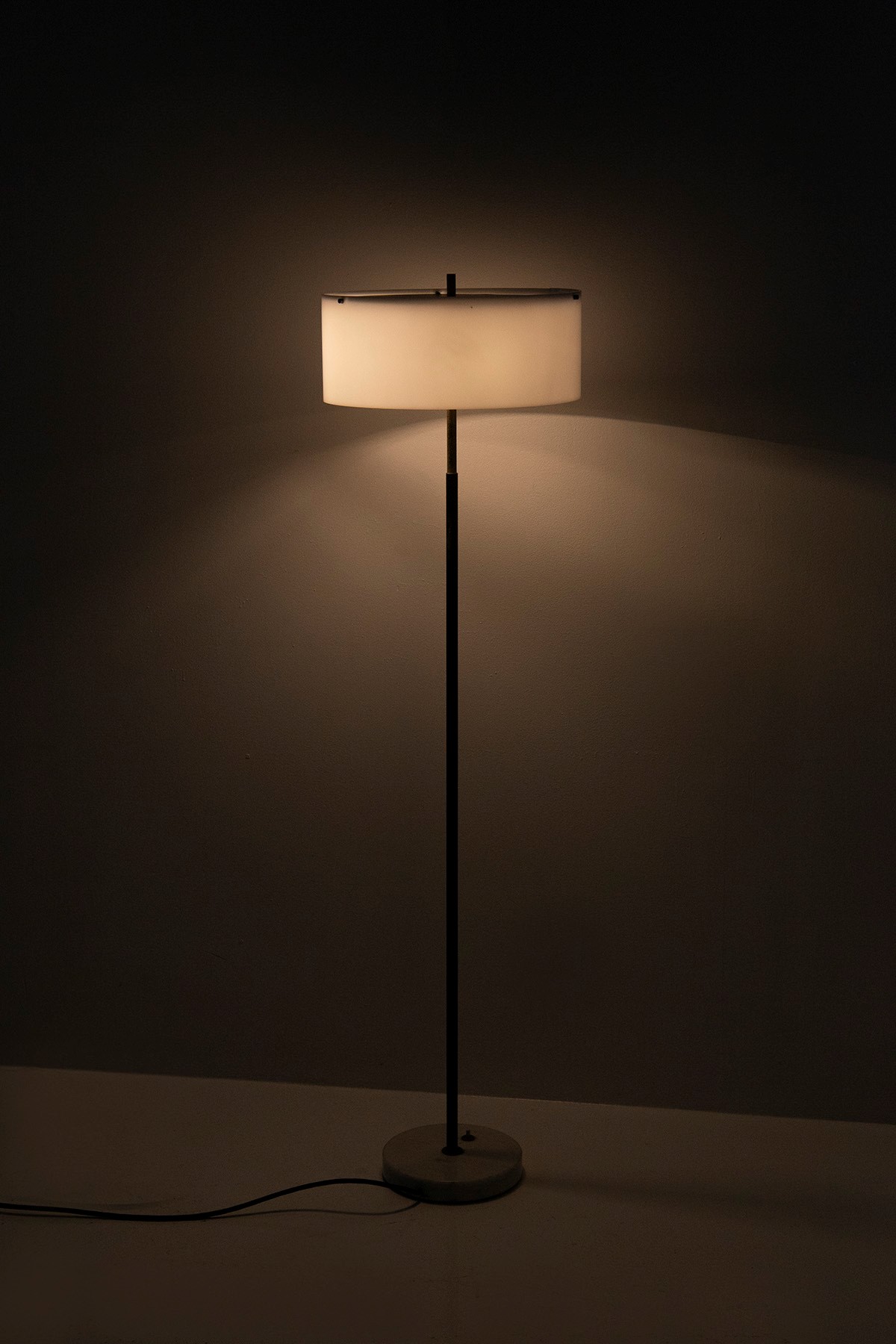 Lampada da terra Stilux, con etichetta