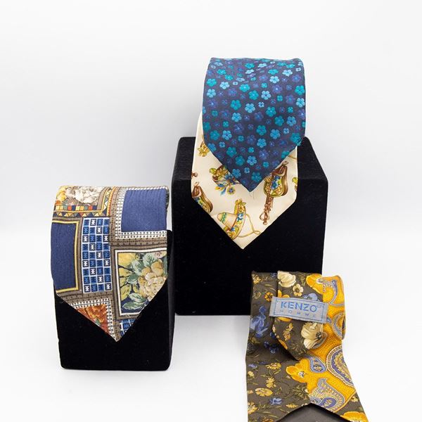Kenzo - Set of 4 Kenzo ties in various colors and textures.