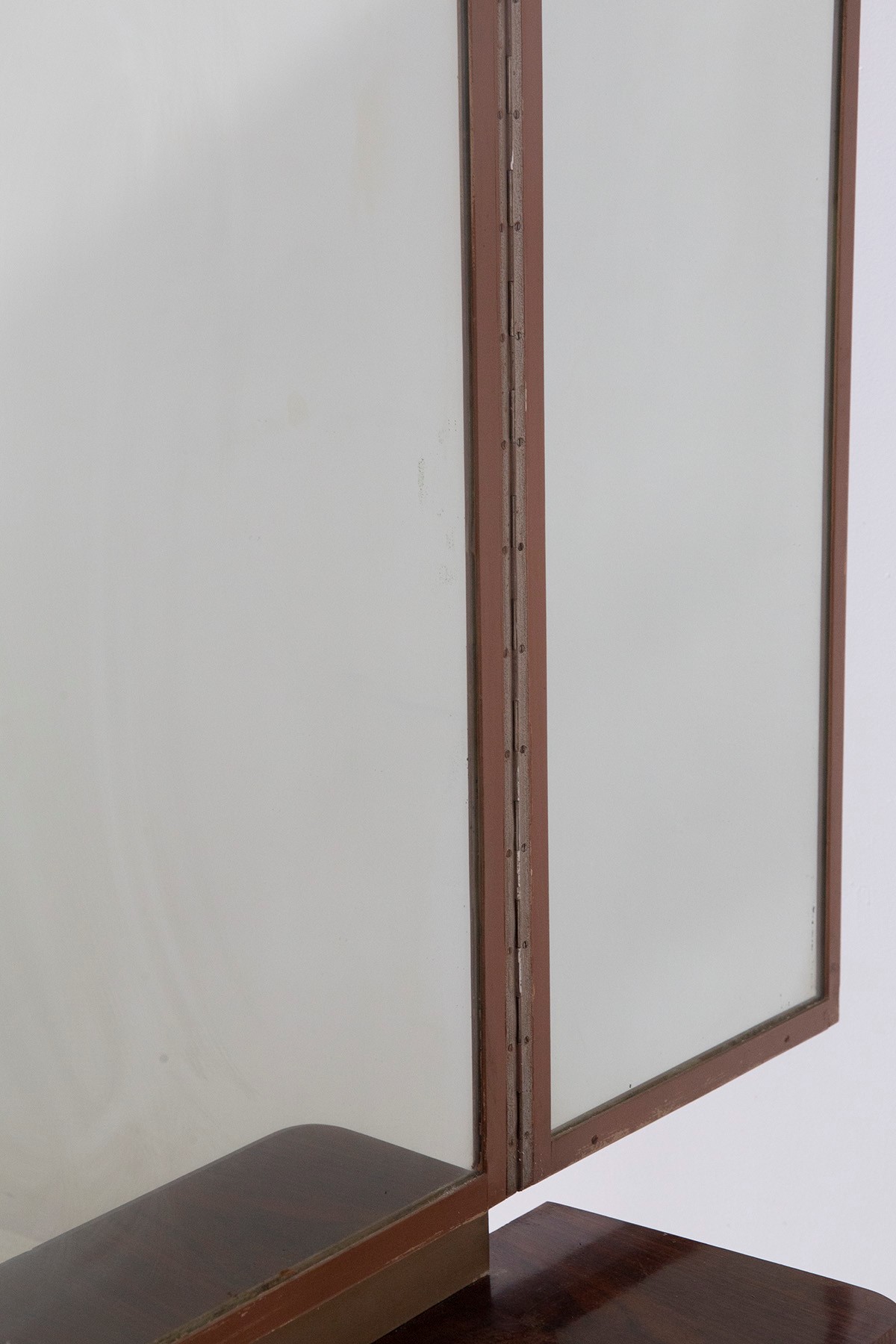 Mobile Vanity (Attr.)