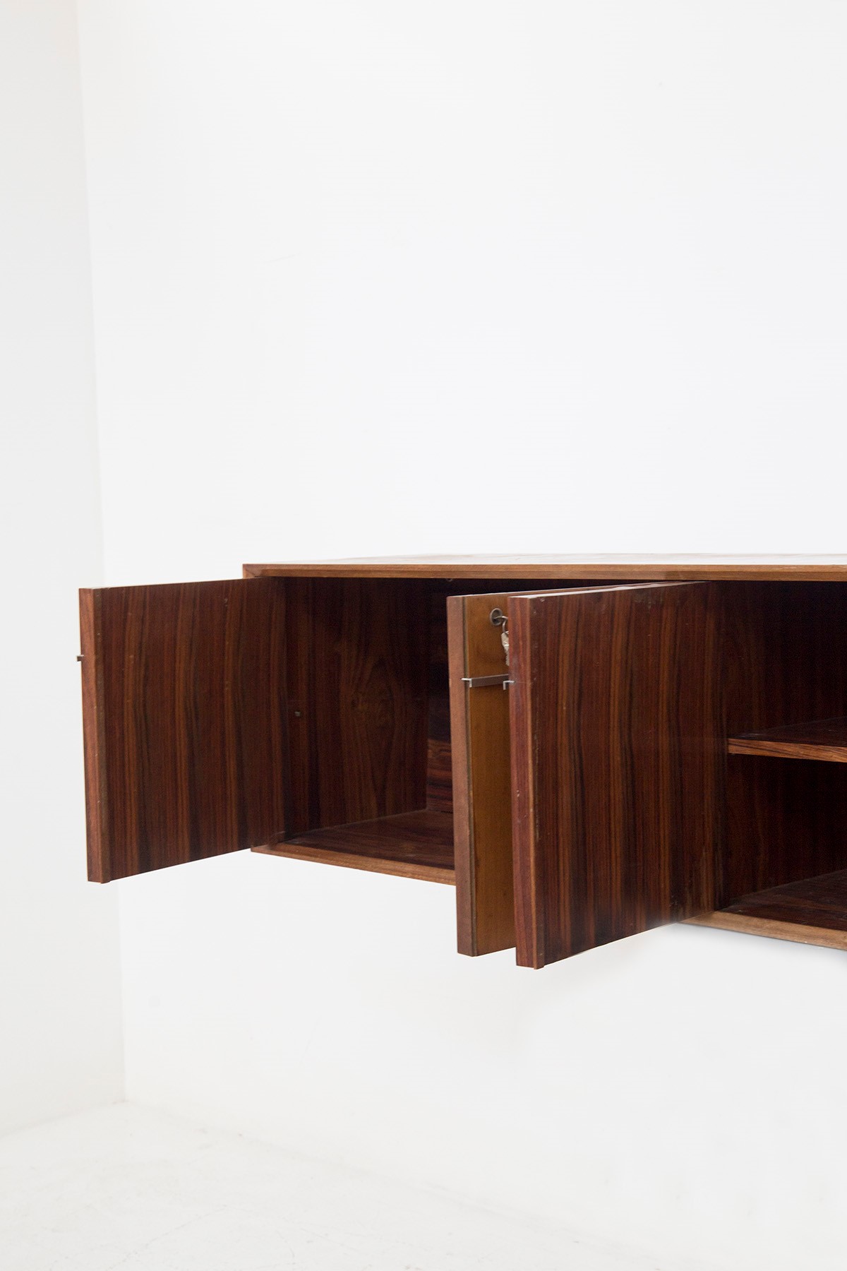 Credenza sospesa