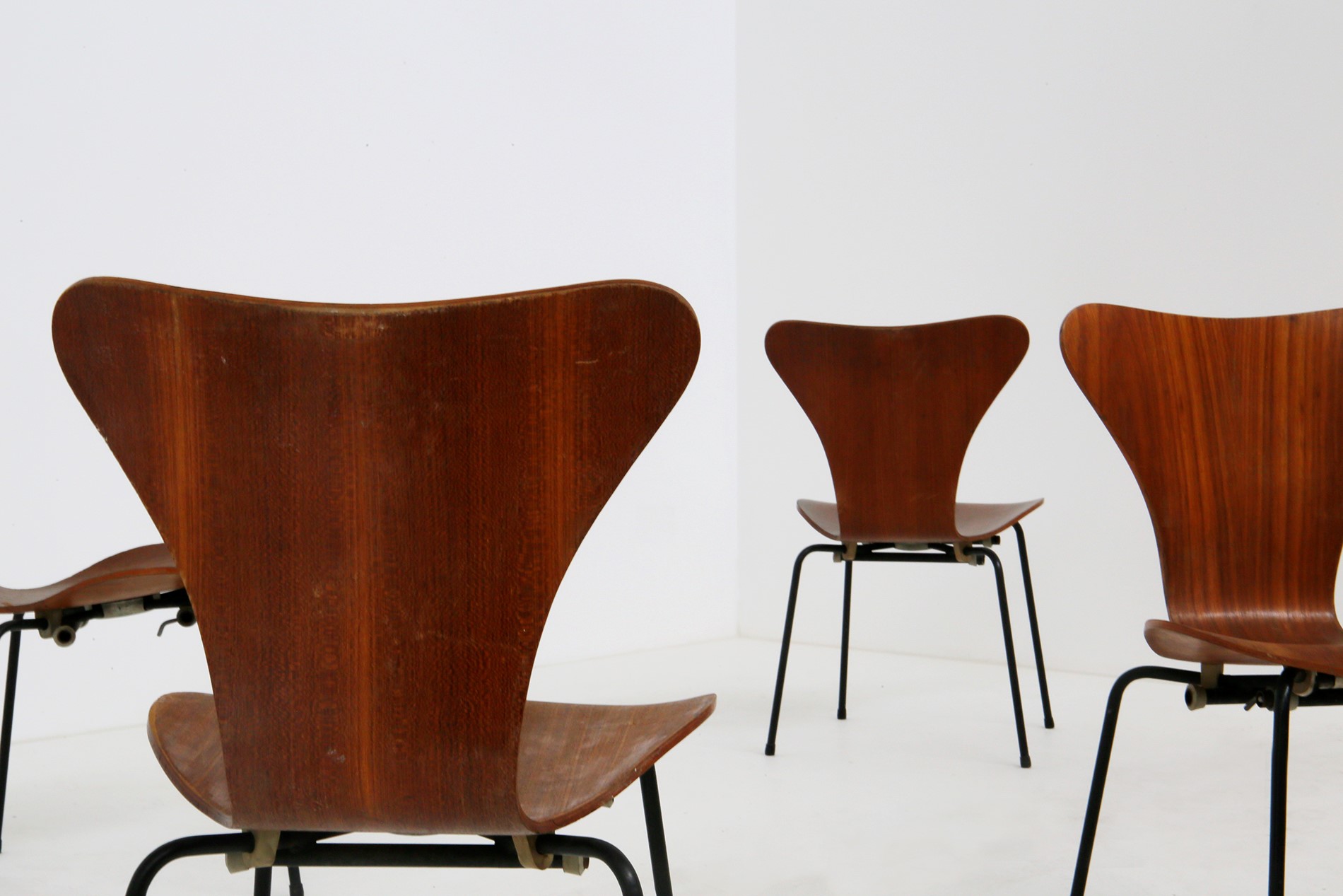 Arne Jacobsen - Set Sei Sedie Mod. Butterfly