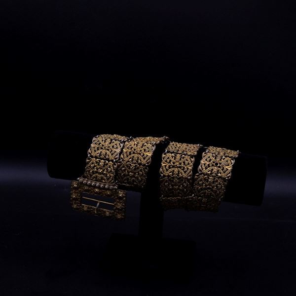 Gold metal belt of fine workmanship