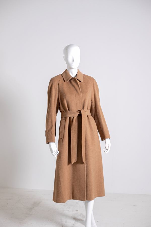 Aquascutum camel-colored cashmere coat