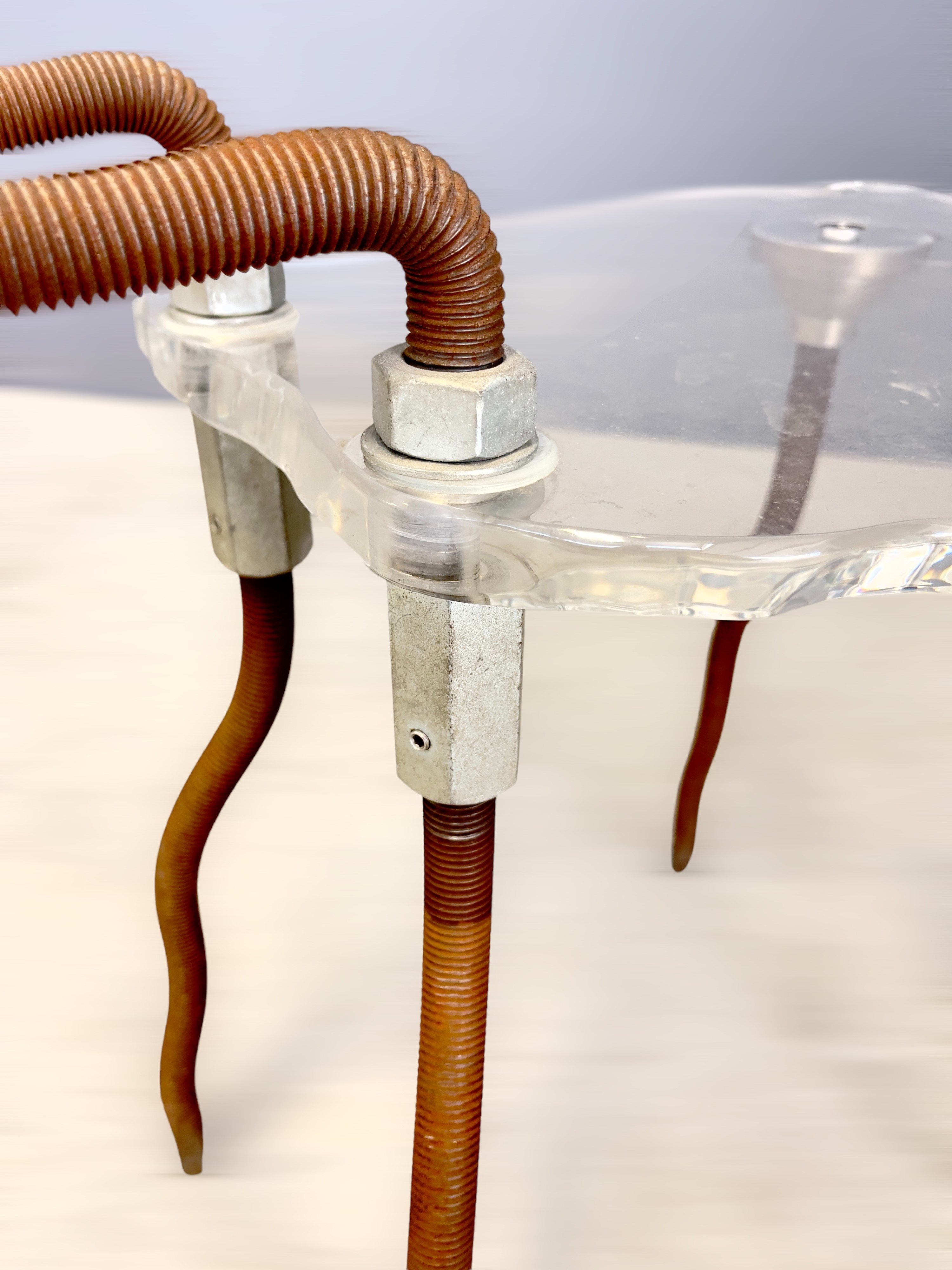 Etruscan Chair nello stile di Danni Lane