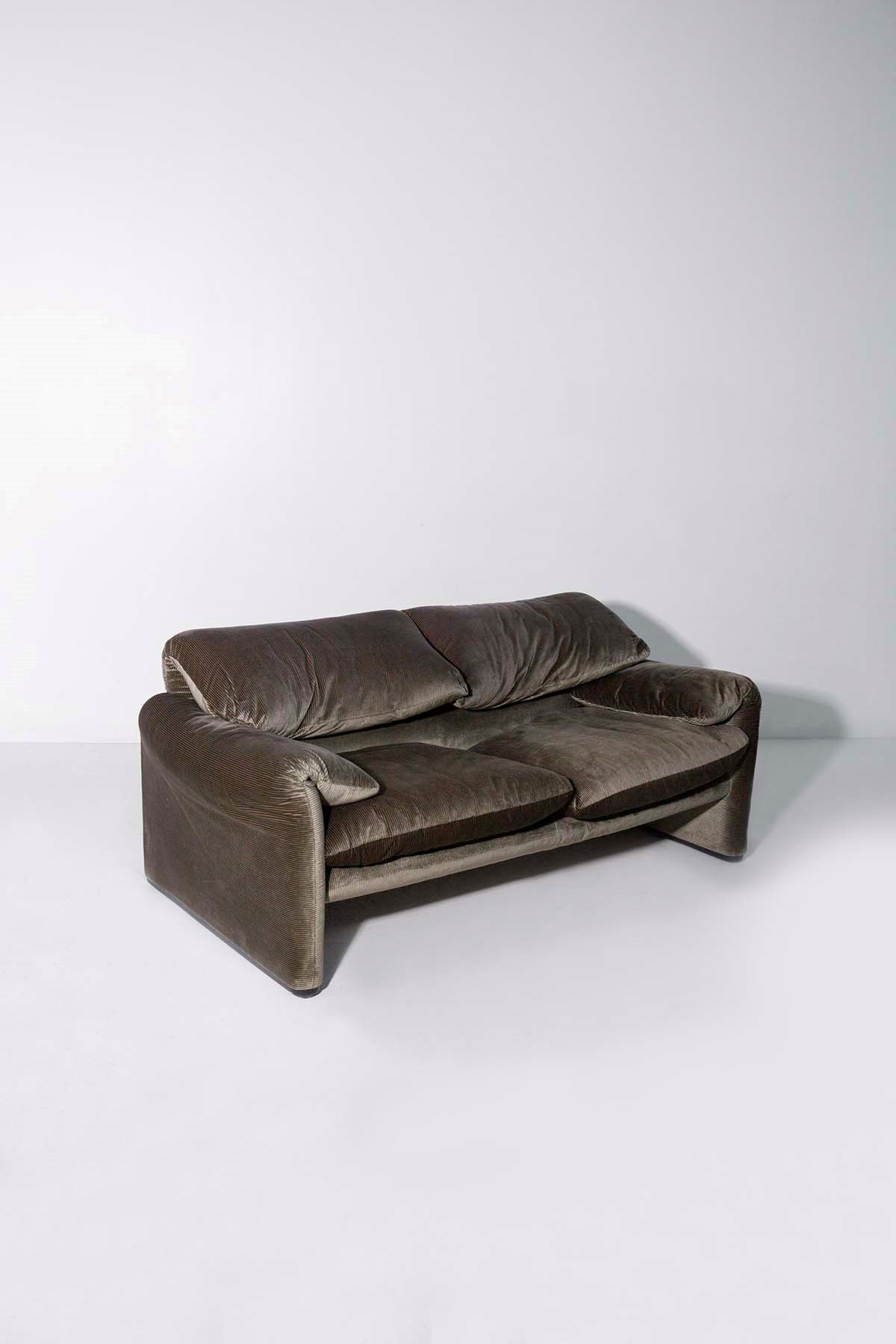 Vico Magistretti : Maralunga two-seater sofa  - Auction Top Design - LTWID Auction House