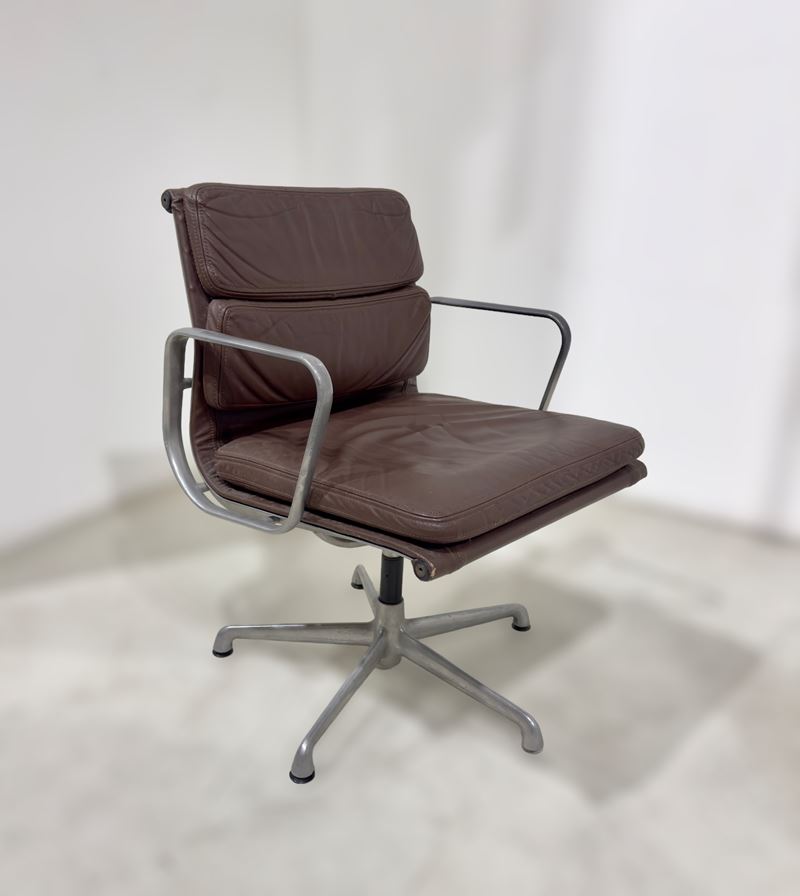 Charles e Ray Eames - Poltrona Soft Pad