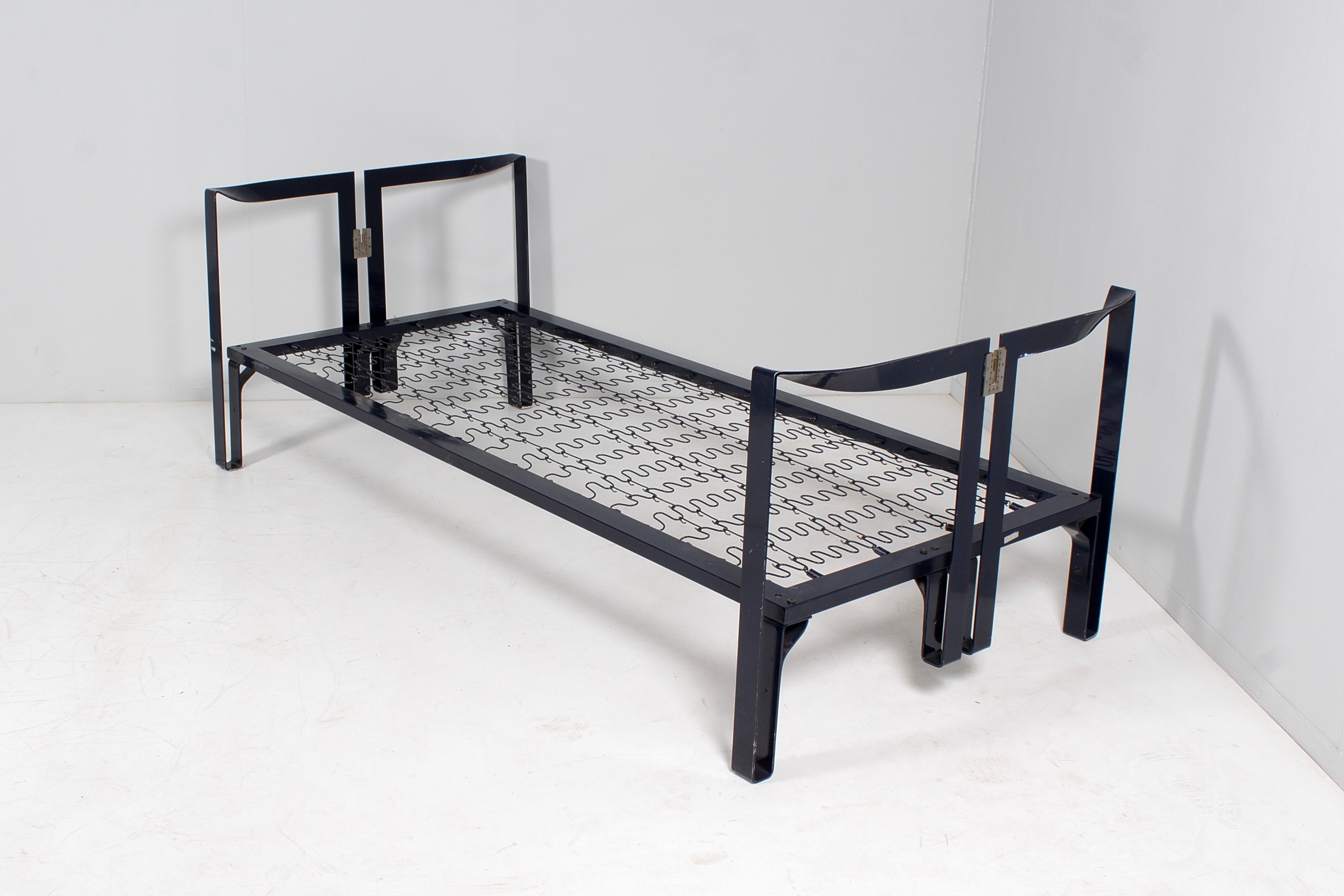 Afra &amp; Tobia Scarpa : 'Vanessa' Bed, published  - Auction Top Design - LTWID Auction House