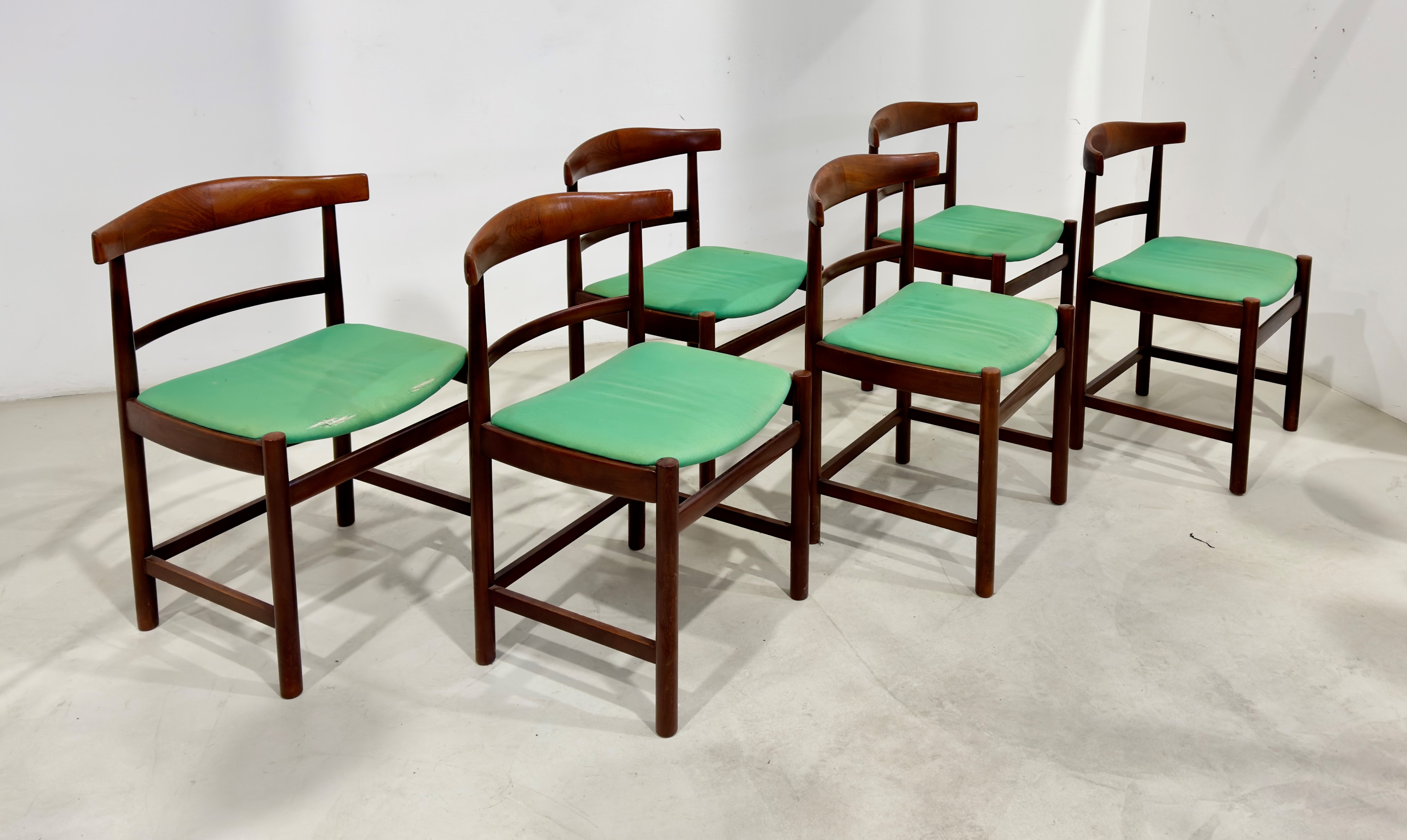 Soborg  Mobler : Six Chairs  - Auction Summer Bid Chance - LTWID Auction House