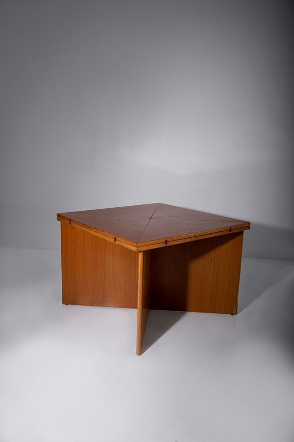 Vittorio Introini - Extendable table Attr.