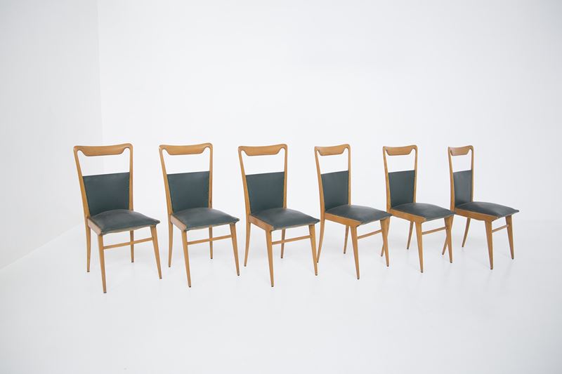 Set di sei sedie italiane in legno e pelle verde