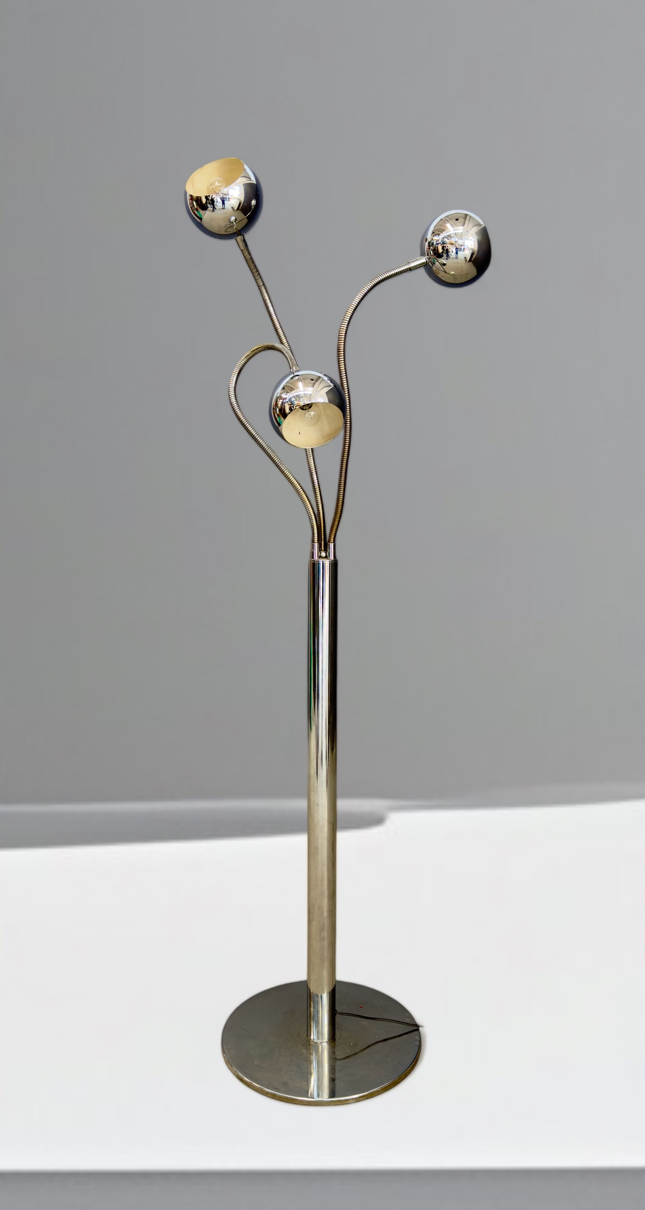 Goffredo Reggiani : Floor lamp  - Auction Summer Bid Chance - LTWID Auction House