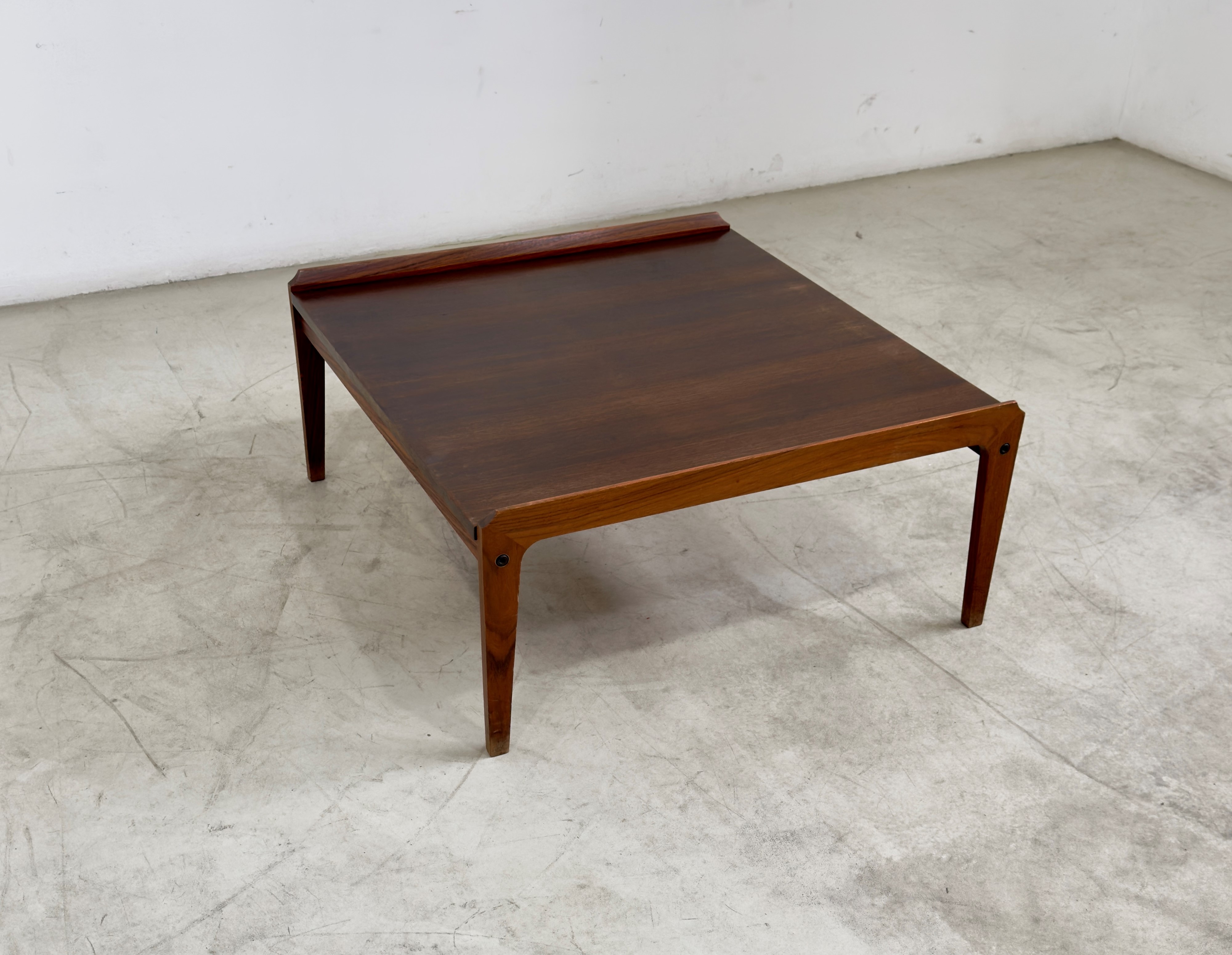 Manifattura Italiana : Coffee table  - Auction Summer Bid Chance - LTWID Auction House