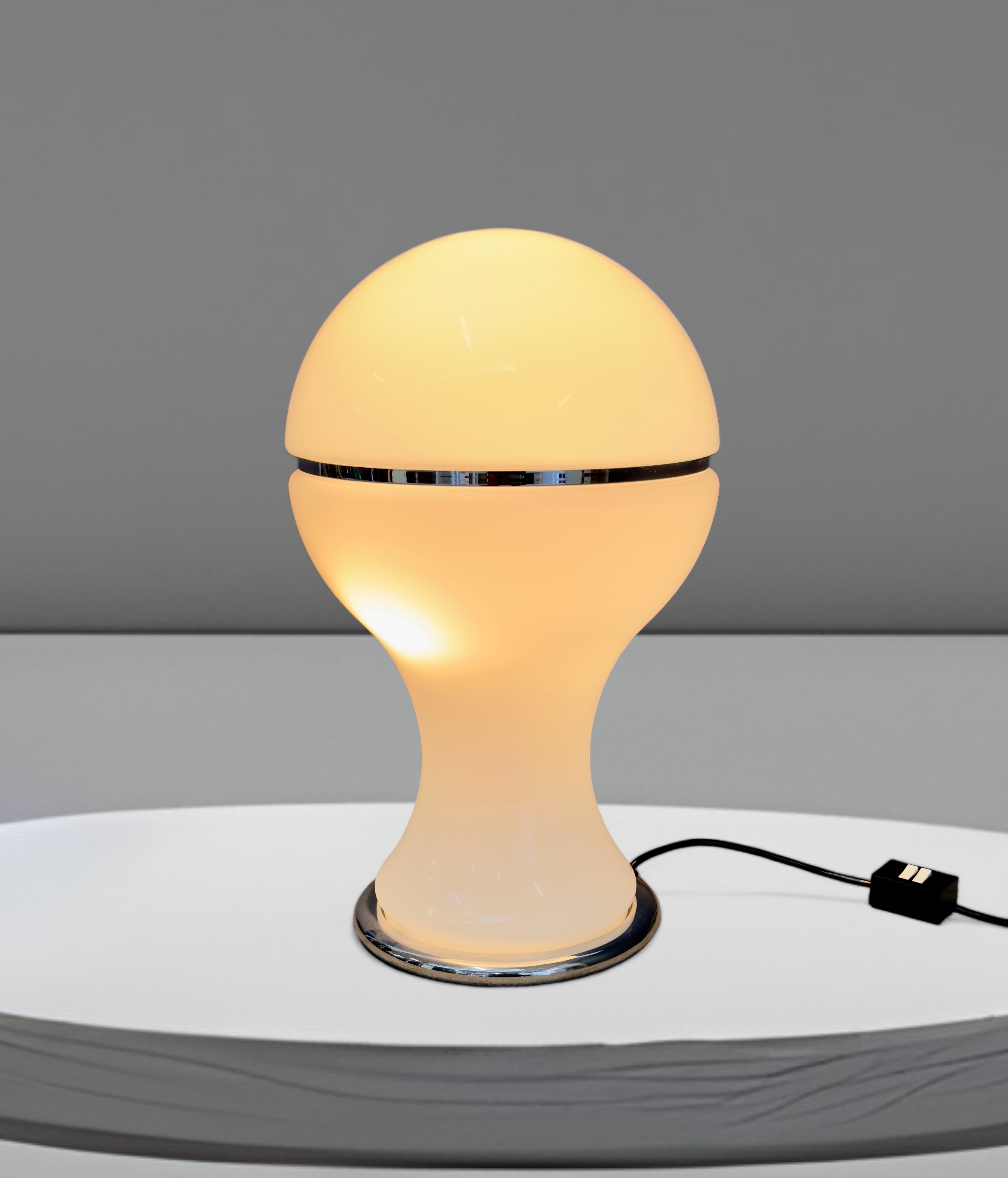 Gianni  Celada : Fontana Arte table lamp  - Auction The Great Beauty - LTWID Auction House