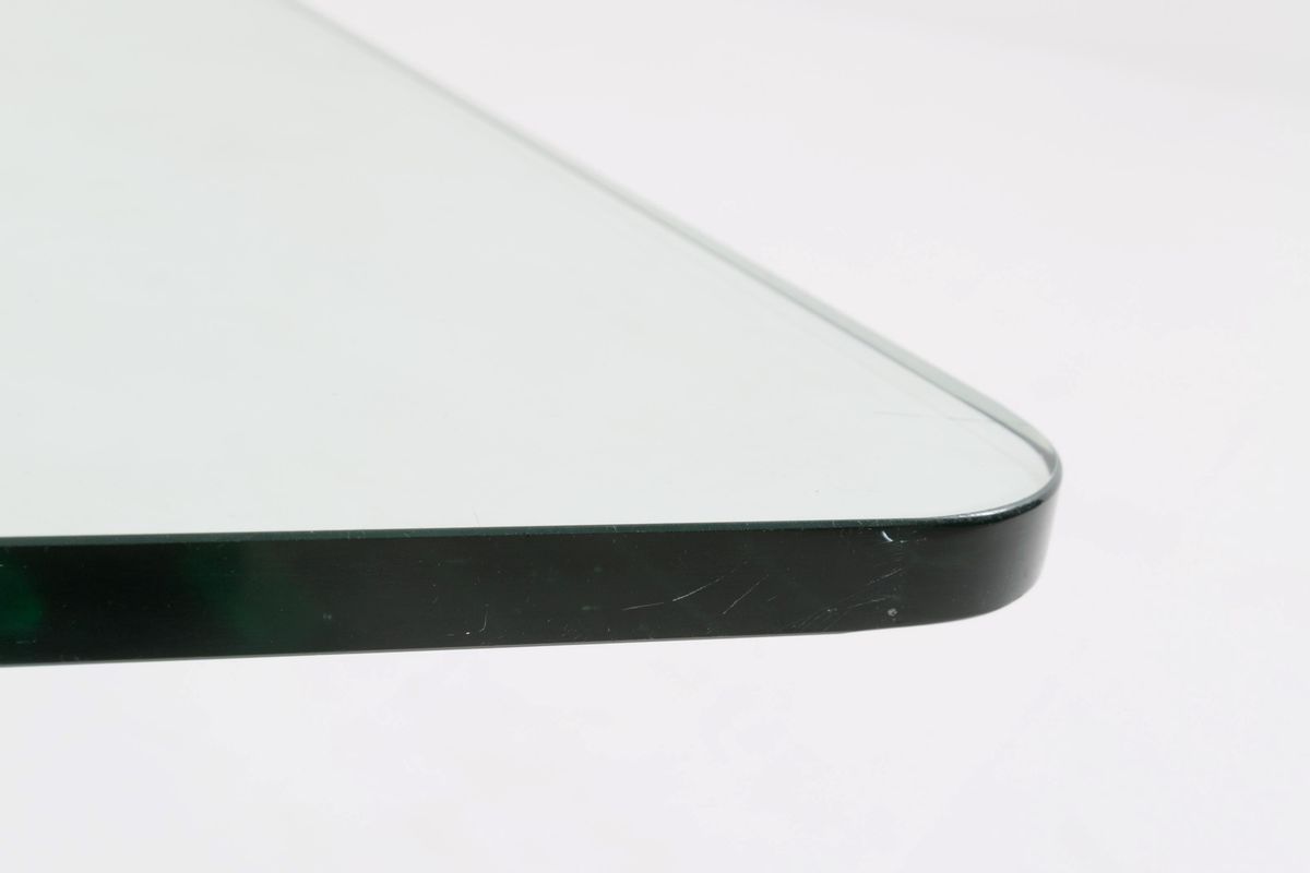 GIANFRANCO FRATTINI for CASSINA. Small table. 70s