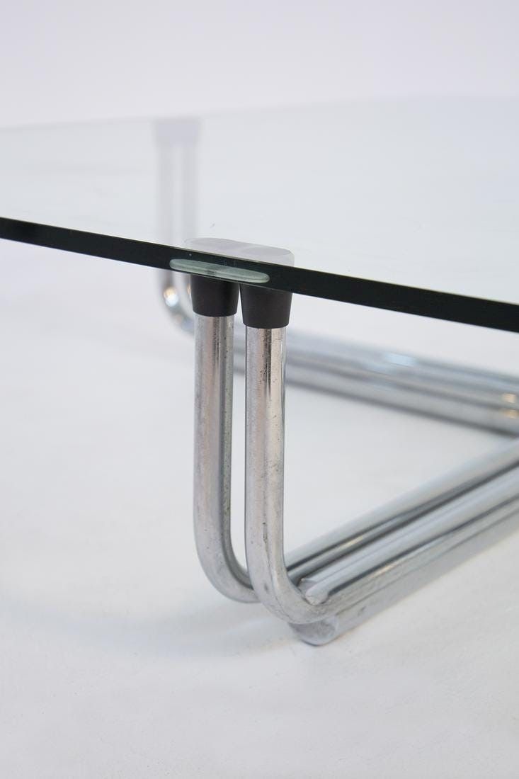 GIANFRANCO FRATTINI for CASSINA. Small table. 70s