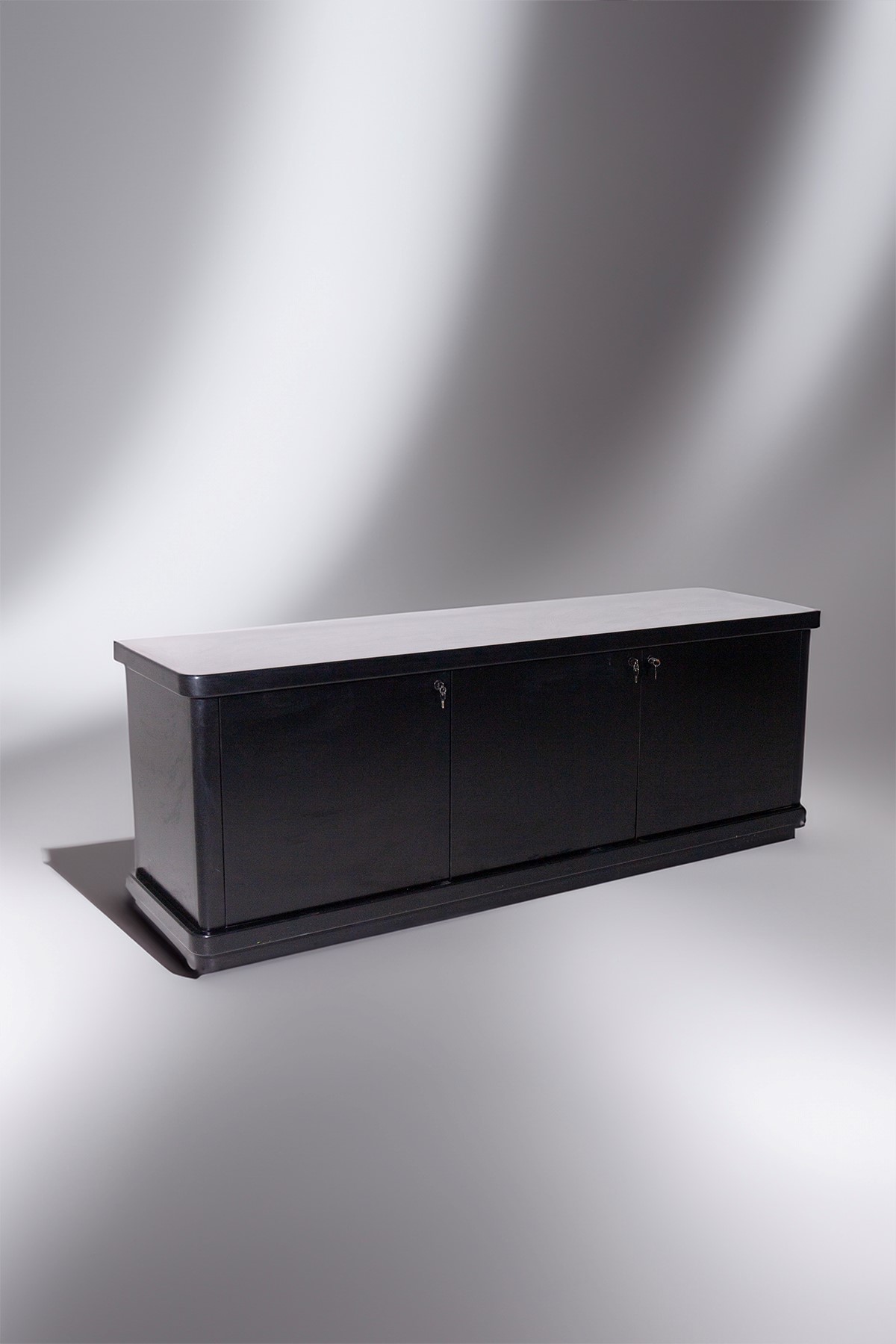 Credenza Tecno nera  - Asta The Great Beauty - LTWID Auction House