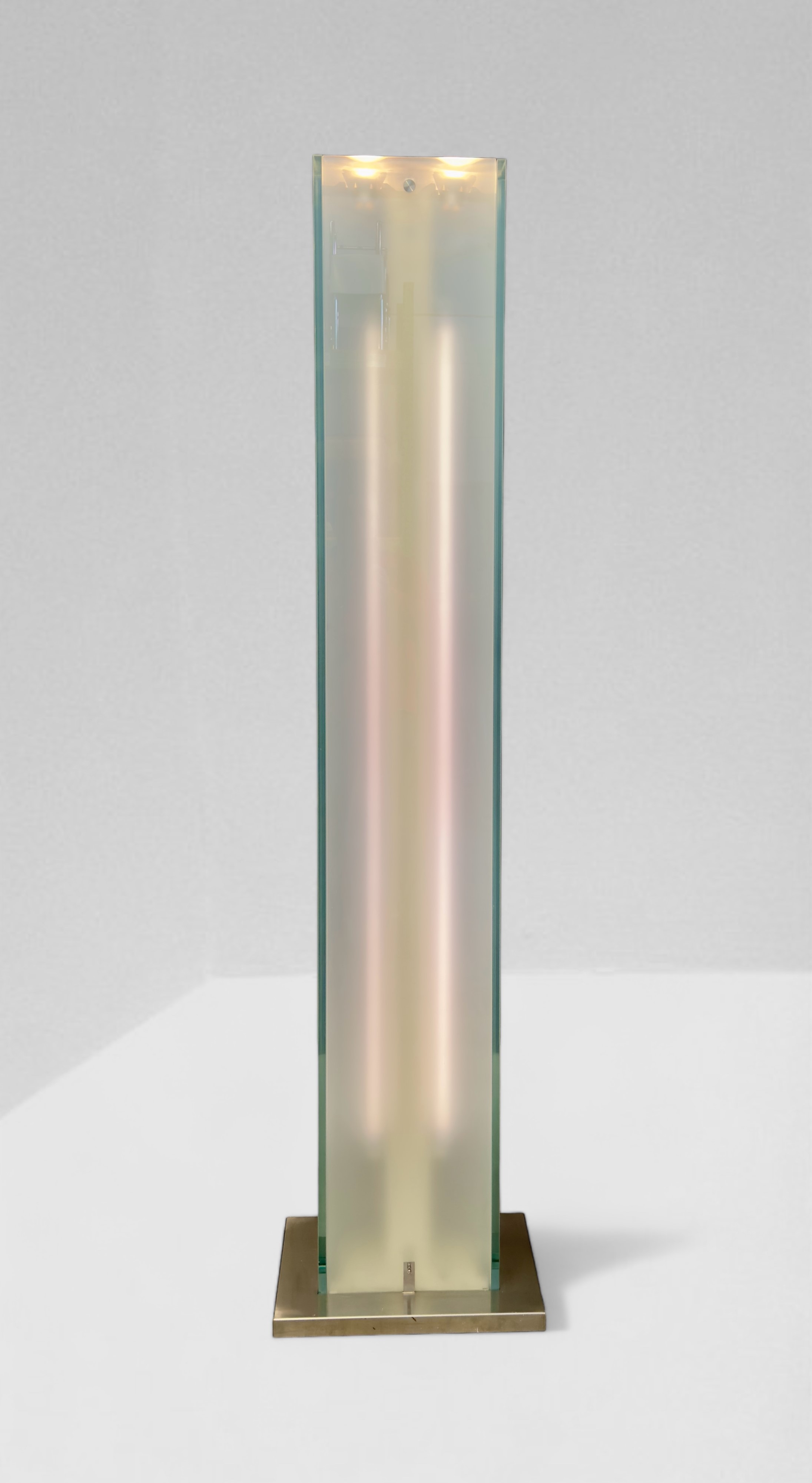 Metis Lighting : Fontana Arte Hashira floor lamp  - Auction The Great Beauty - LTWID Auction House