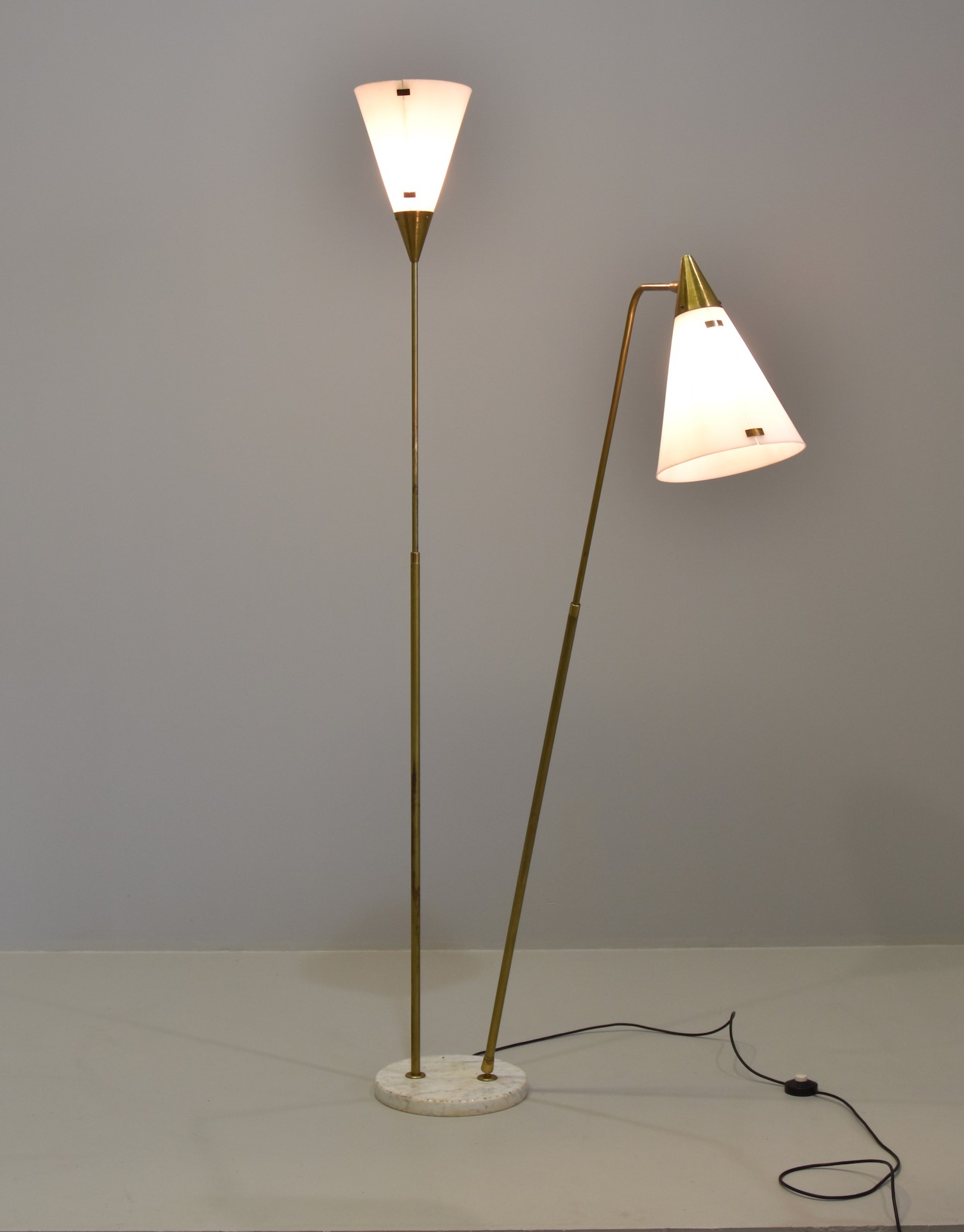 Giuseppe Ostuni : O-LUCE Lampada da terra regolabile  - Asta The Great Beauty - LTWID Auction House