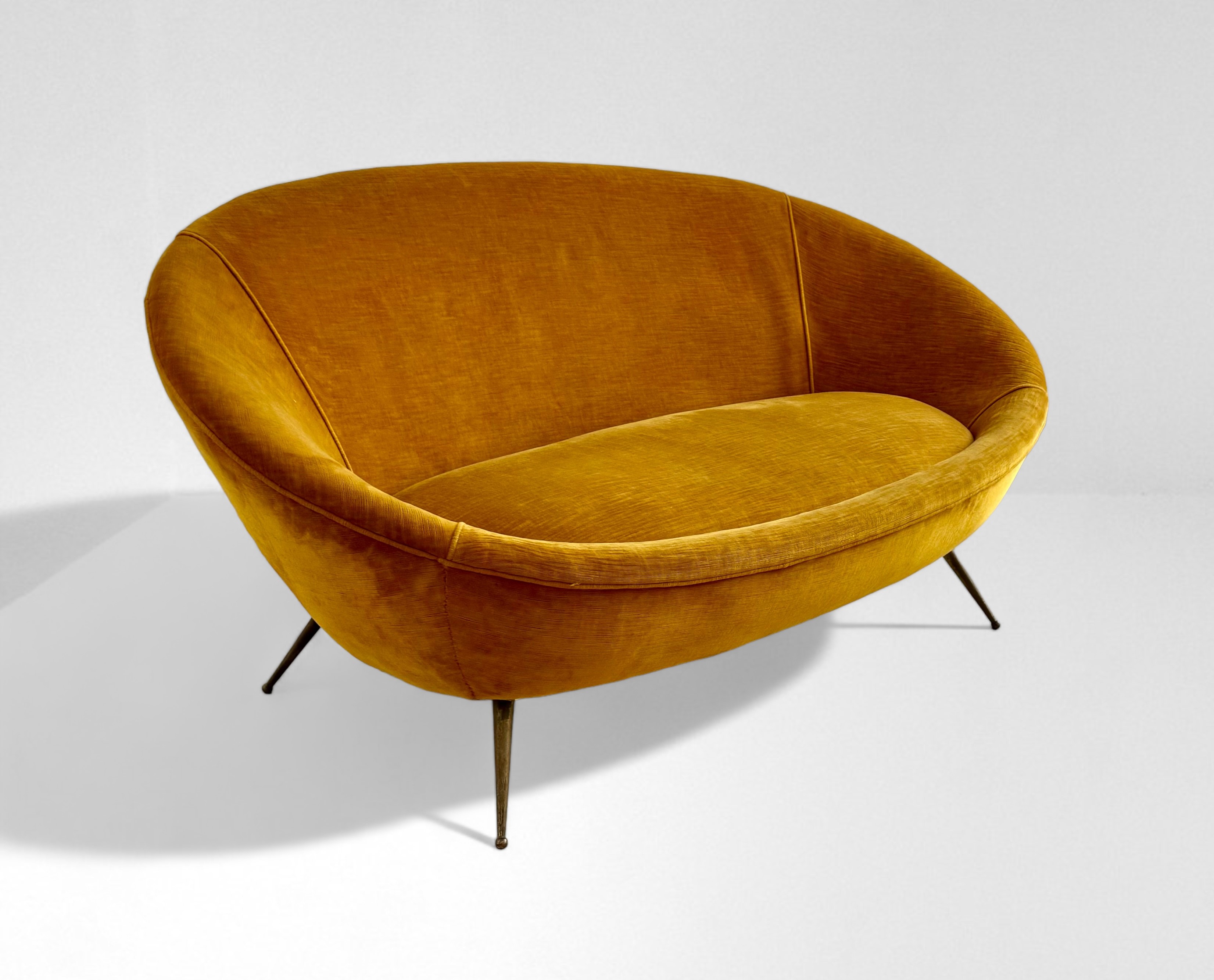 Manifattura Italiana : Vintage Sofa  - Auction The Great Beauty - LTWID Auction House