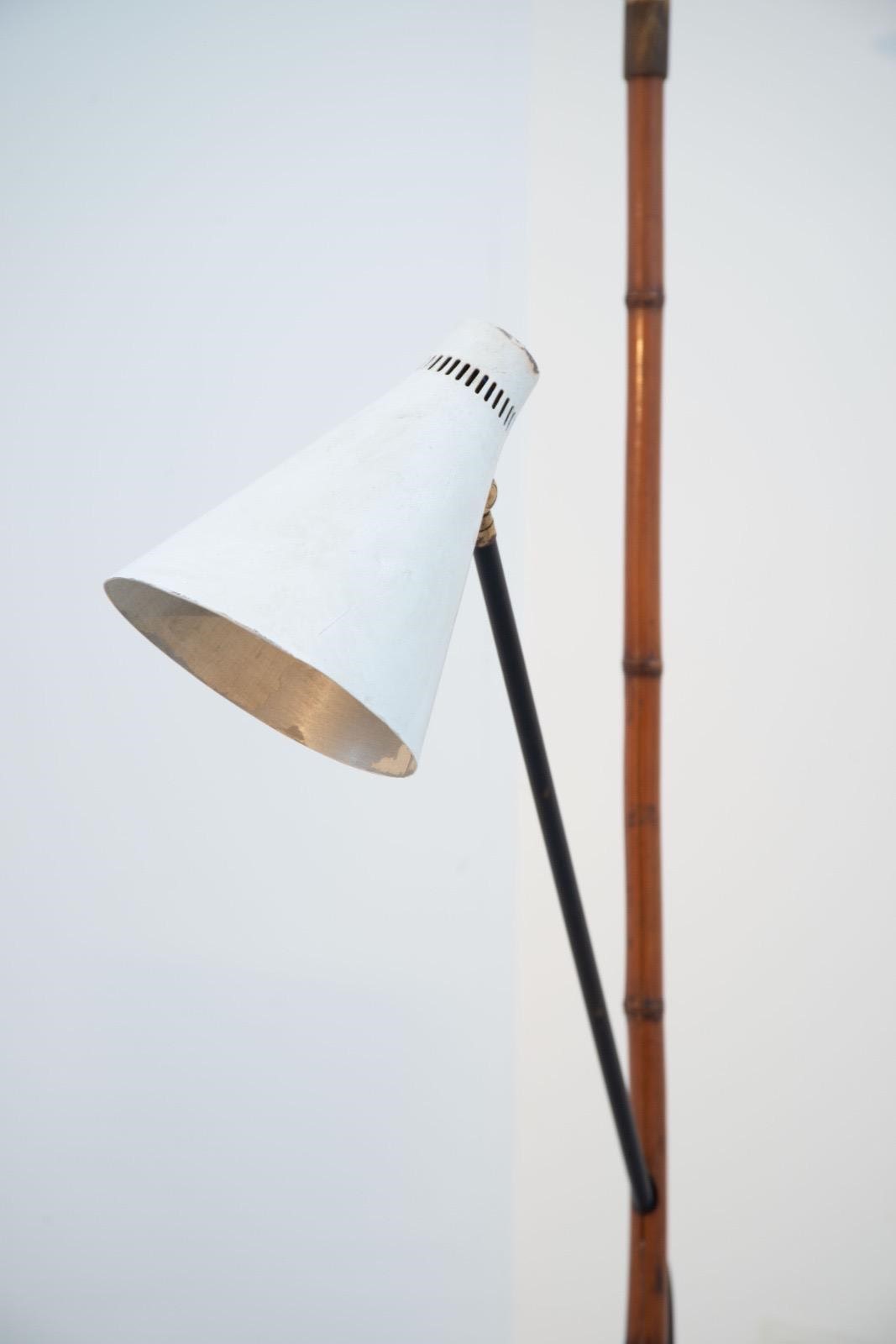 Lampada da terra in bamboo