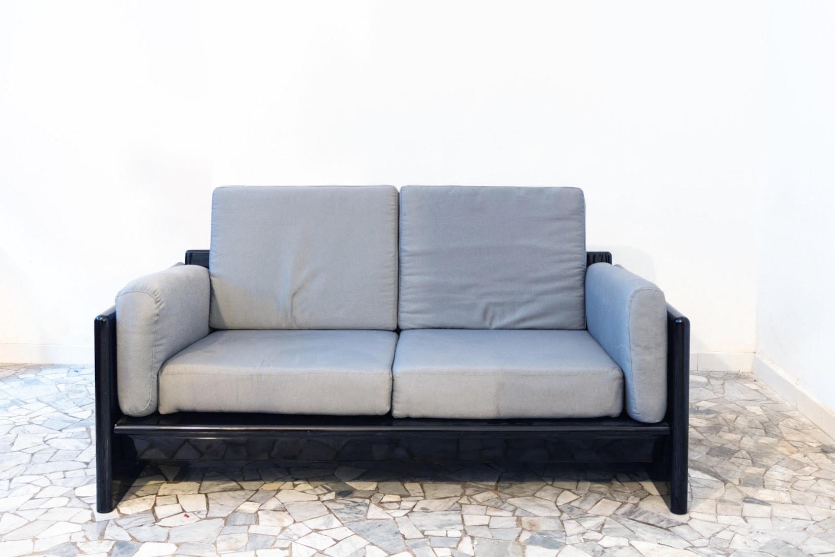 Simon Gavina : 2-seater sofa  - Auction The Great Beauty - LTWID Auction House