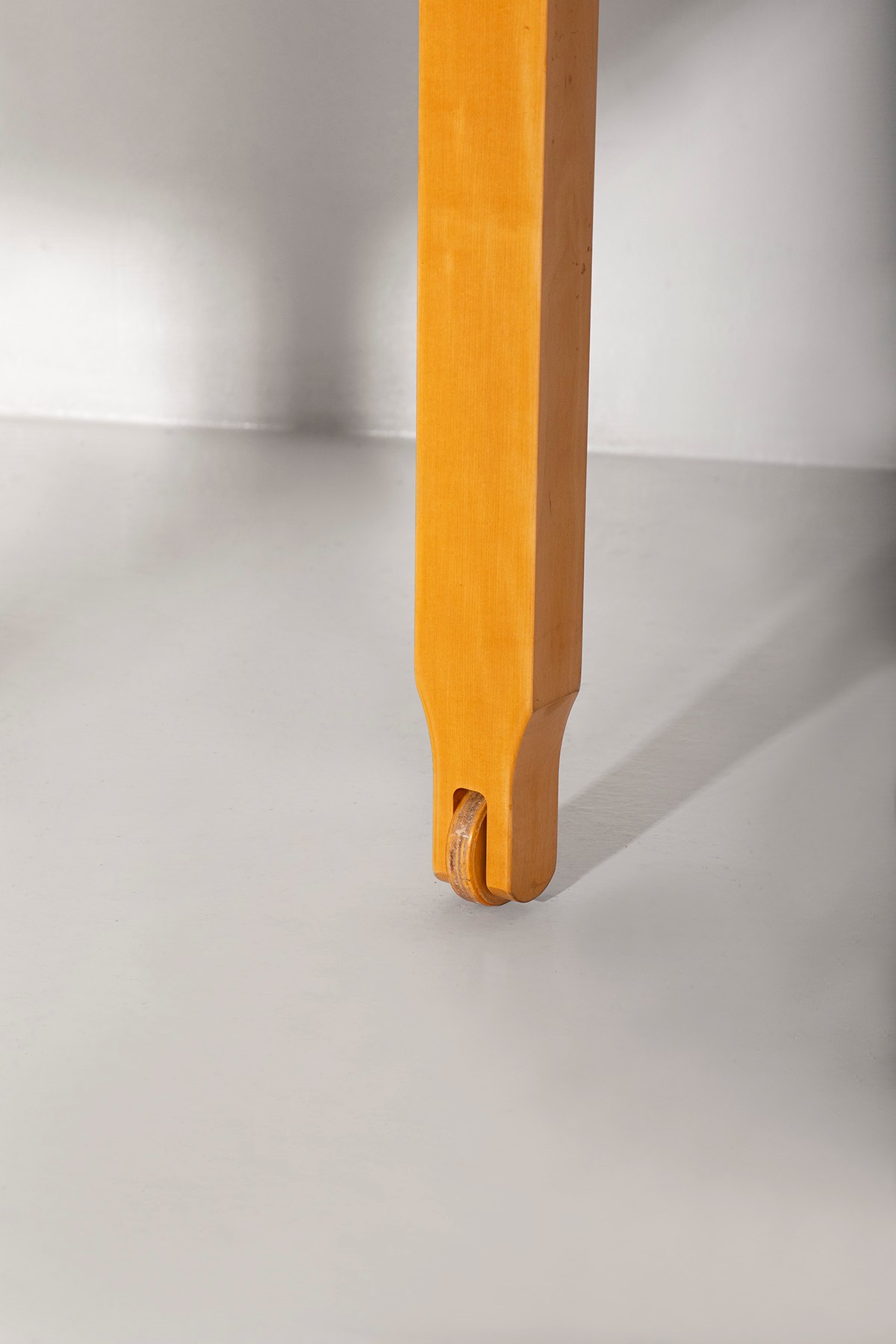 Tavolo italiano postmoderno