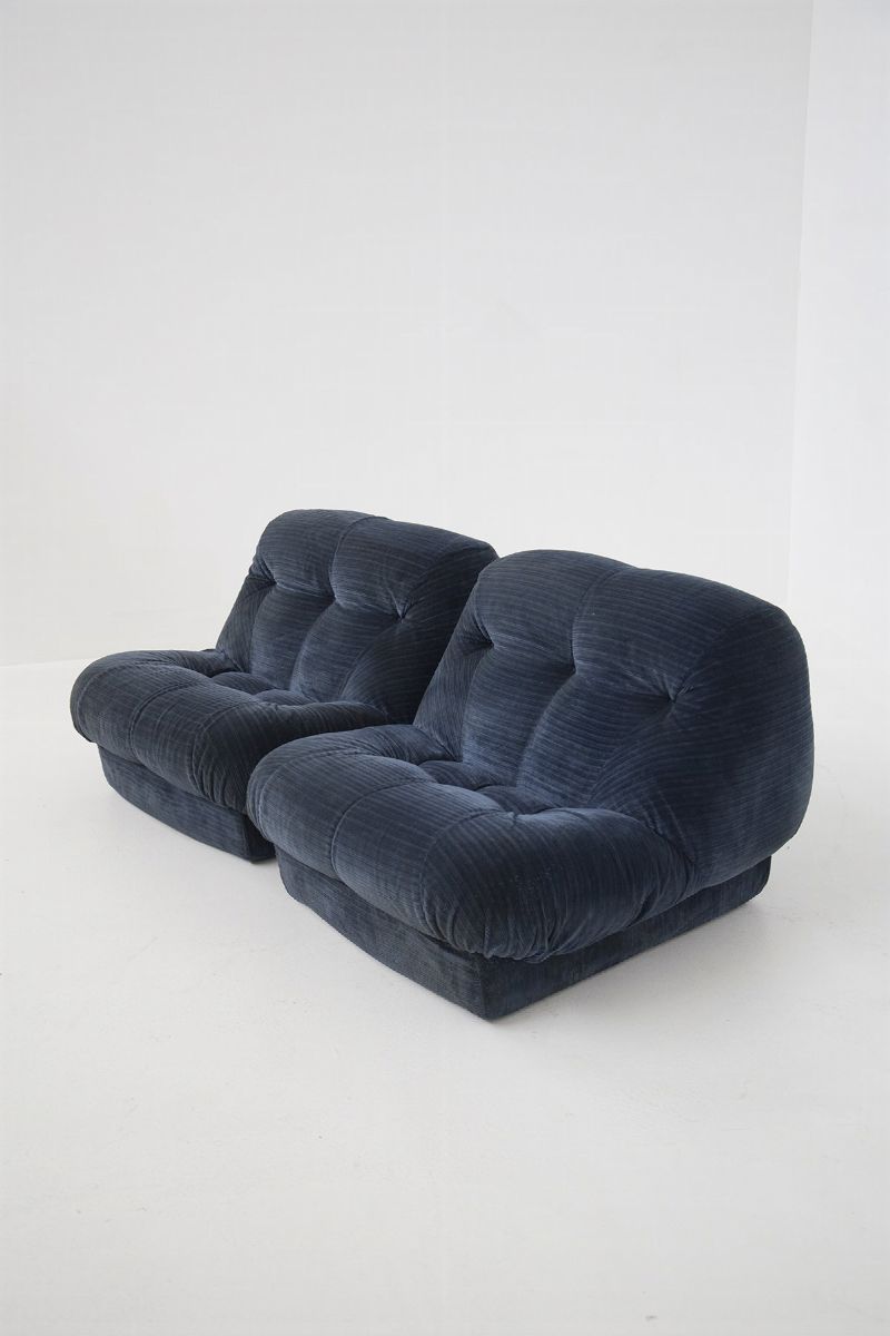 Nuvolone Armchairs in Velvet With Side Tables By Rino Maturi