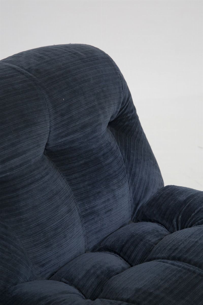 Nuvolone Armchairs in Velvet With Side Tables By Rino Maturi