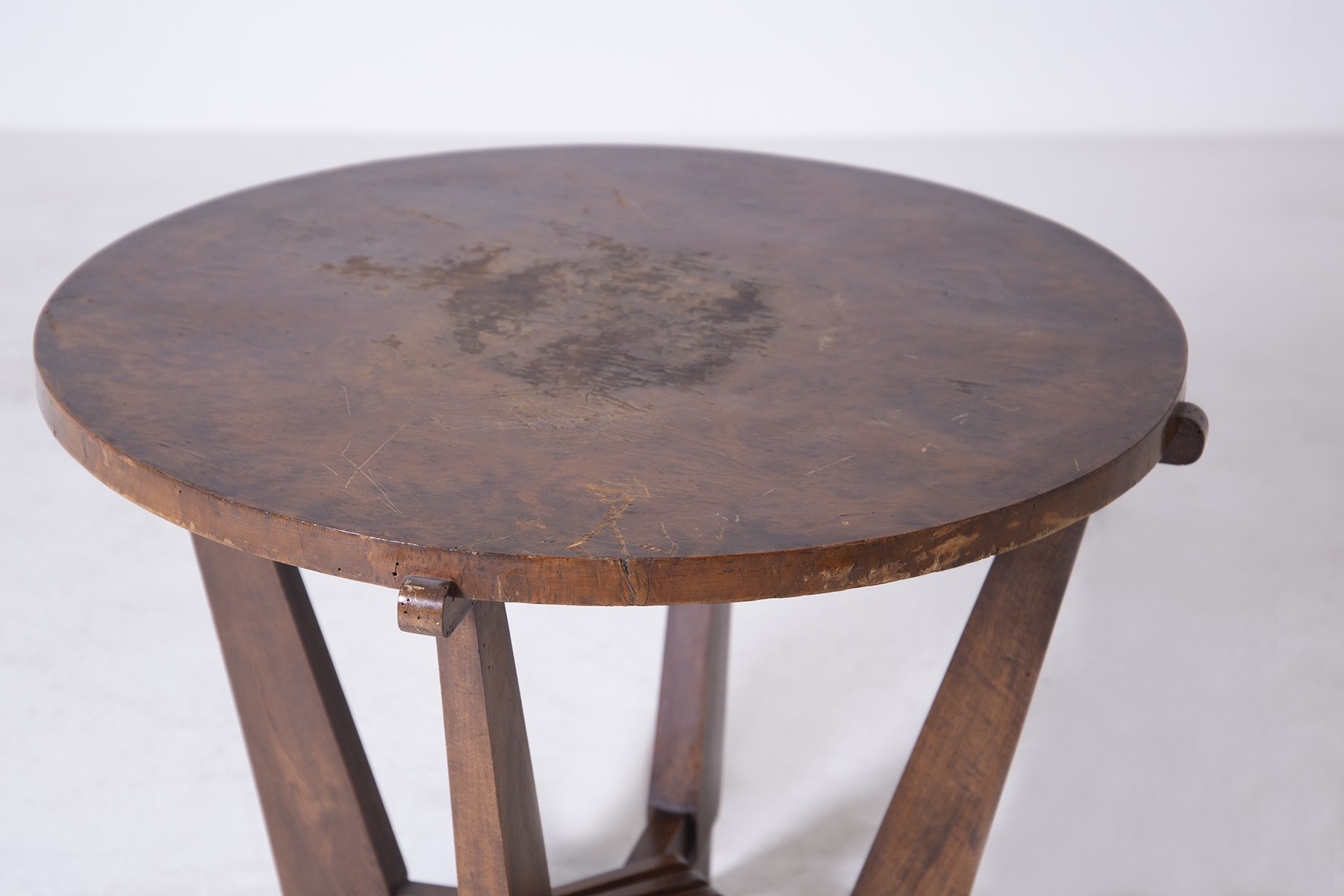 Tavolino in legno italiano
