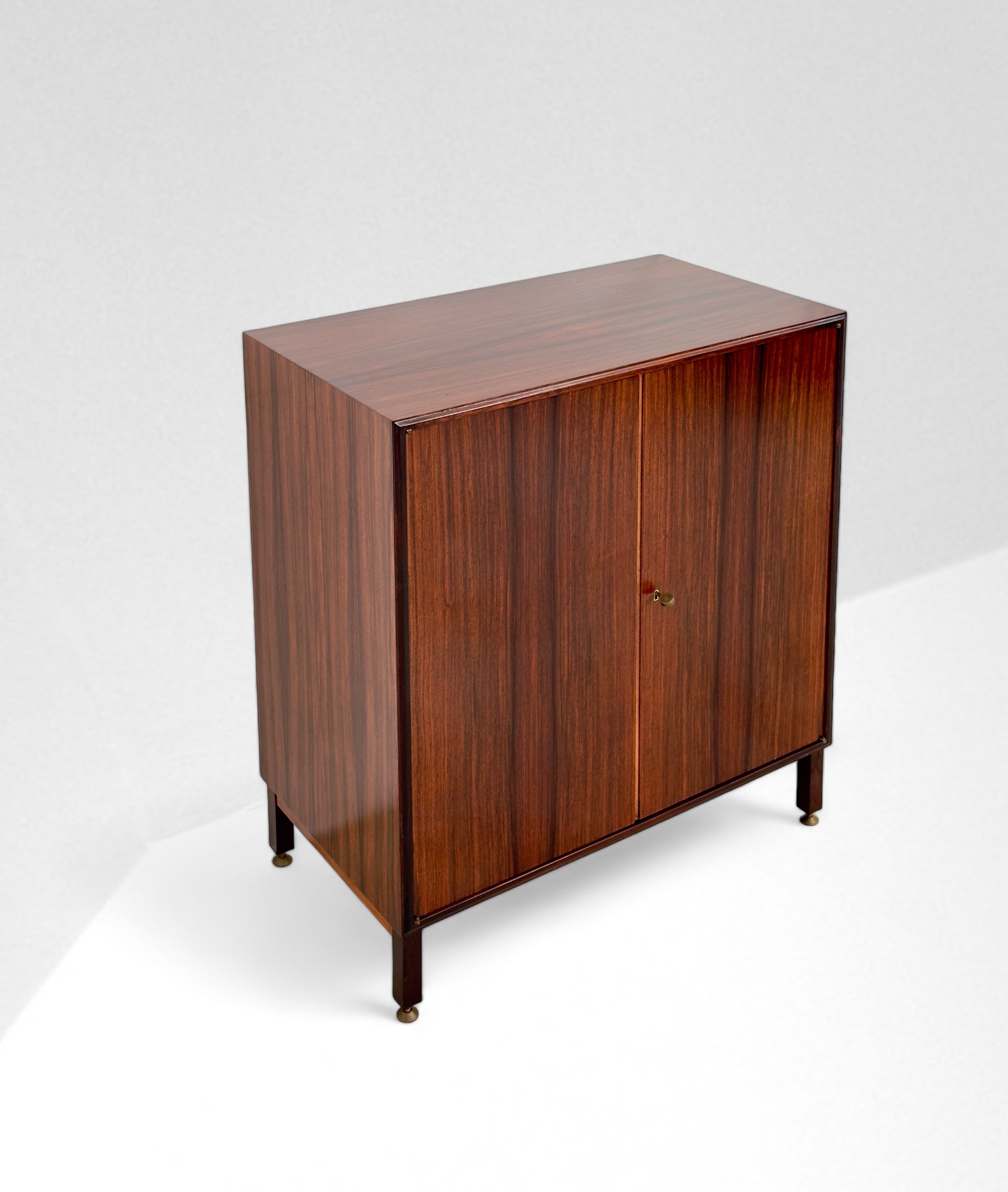 Manifattura Scandinava : Piccolo Sideboard  - Asta Summer Bid Chance - LTWID Auction House