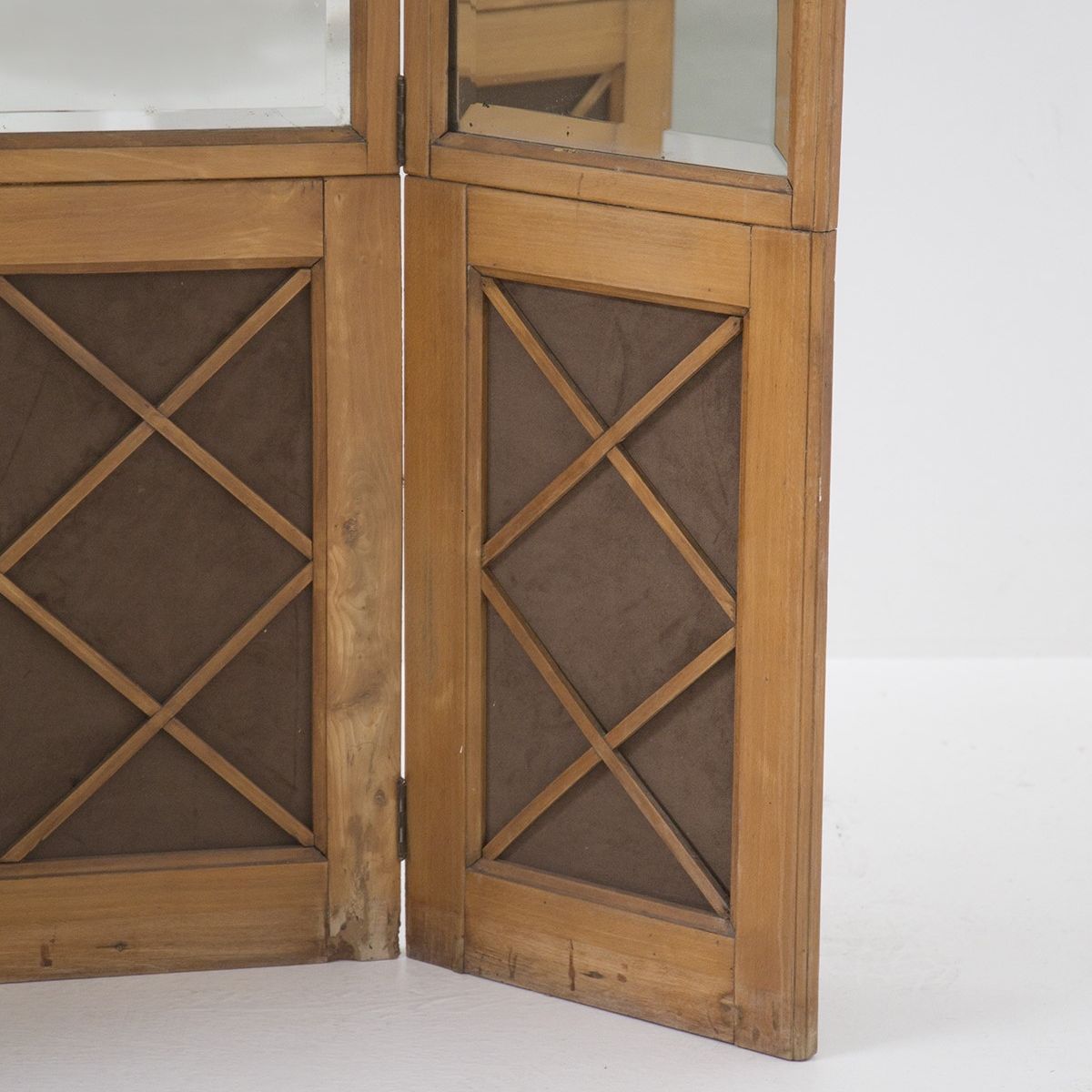 Separè francese att. a Jean Royere in legno e specchio