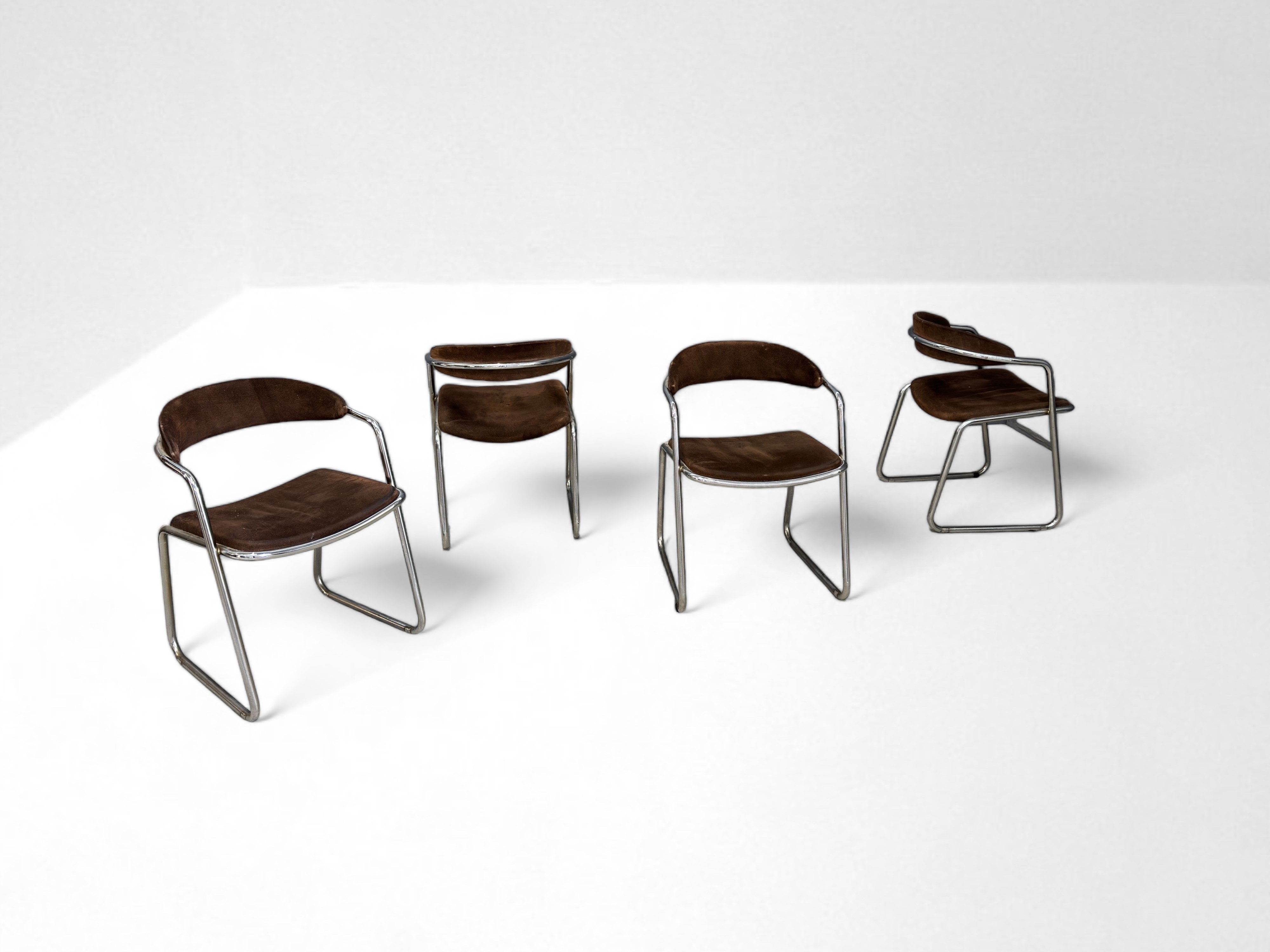 Manifattura Italiana : Four chairs  - Auction Summer Bid Chance - LTWID Auction House