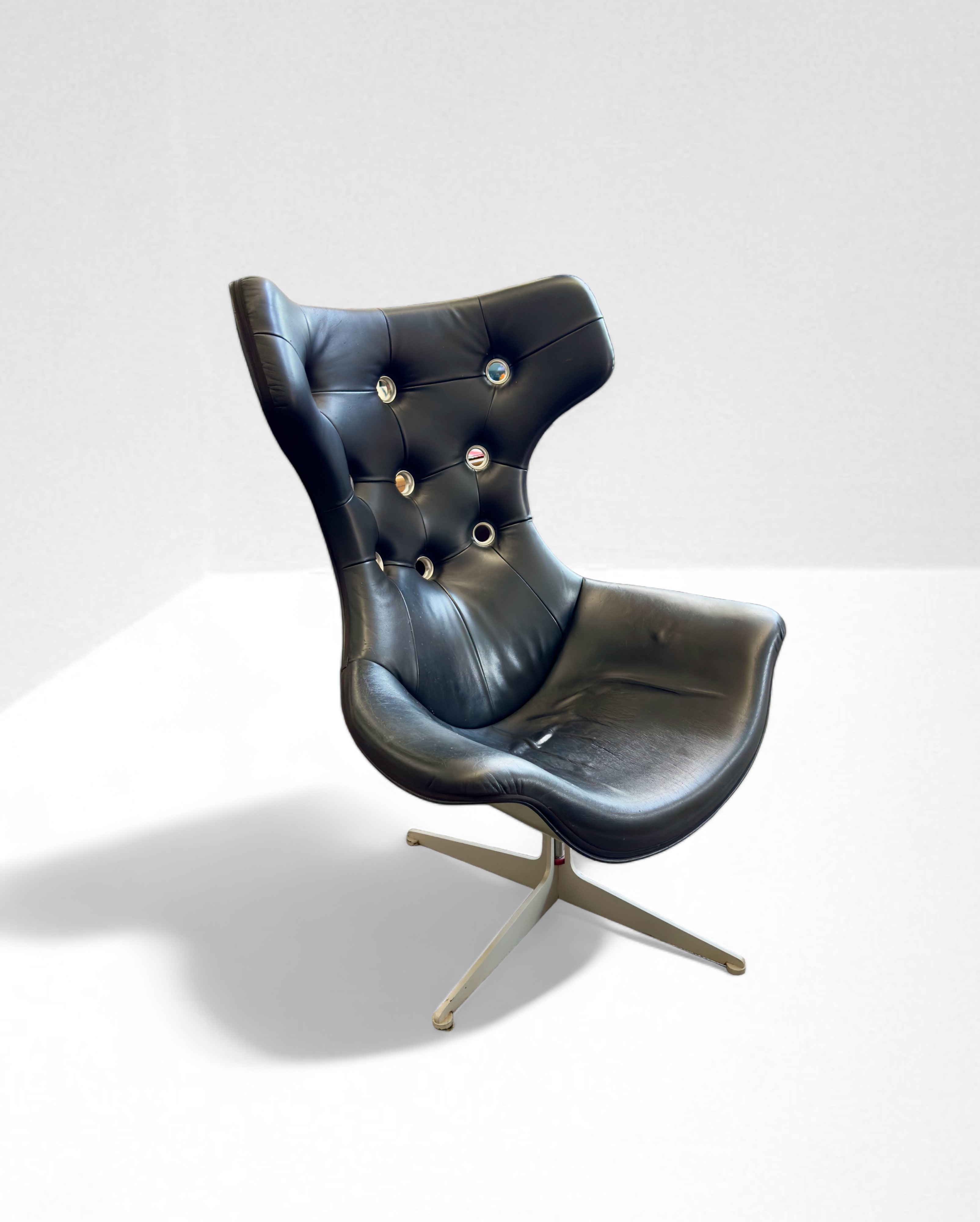 Paolo Rizzatto : Regina Armchair  - Auction Summer Bid Chance - LTWID Auction House