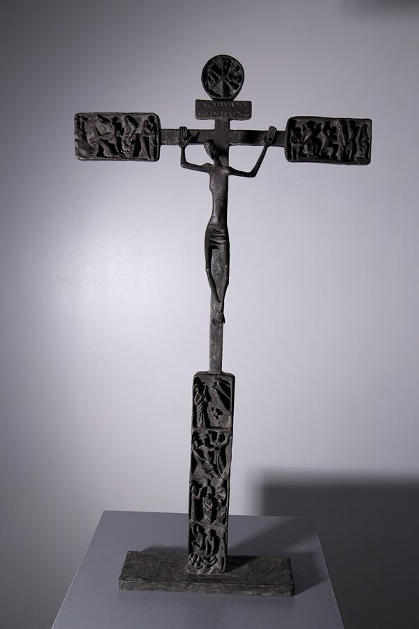 Claudio Trevi - Italian crucifix in cast bronze, signed