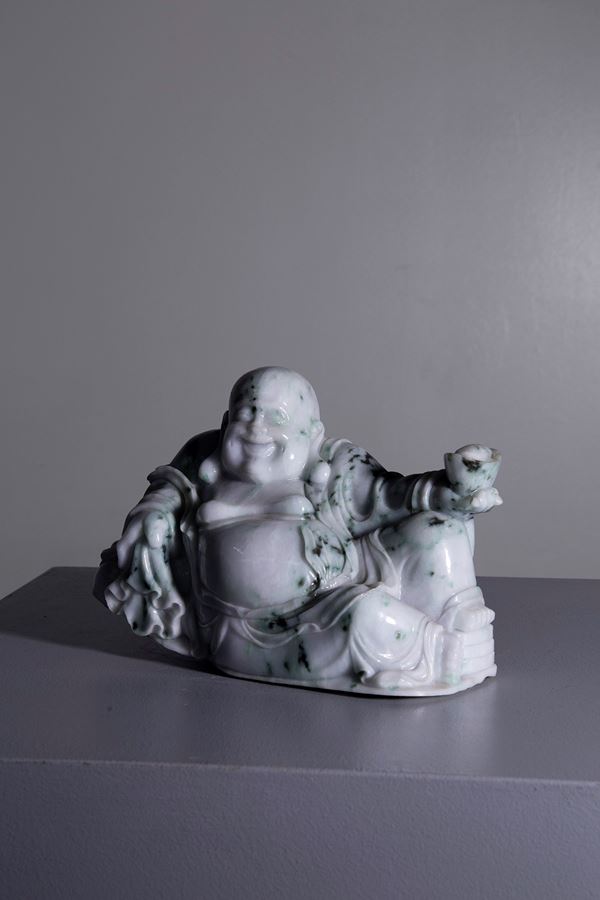 White jade Buddha statuette