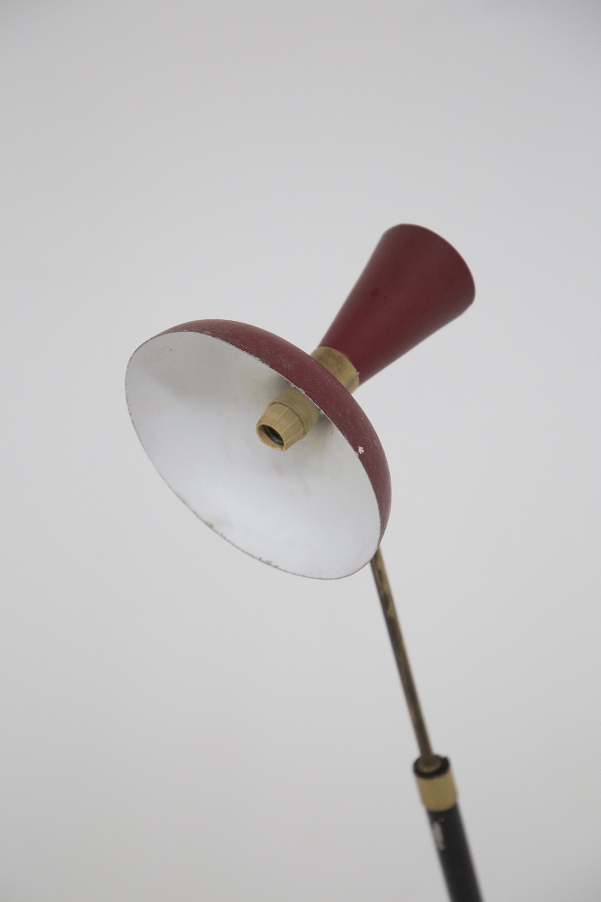 Lampada da terra vintage in alluminio verniciato rosso scuro