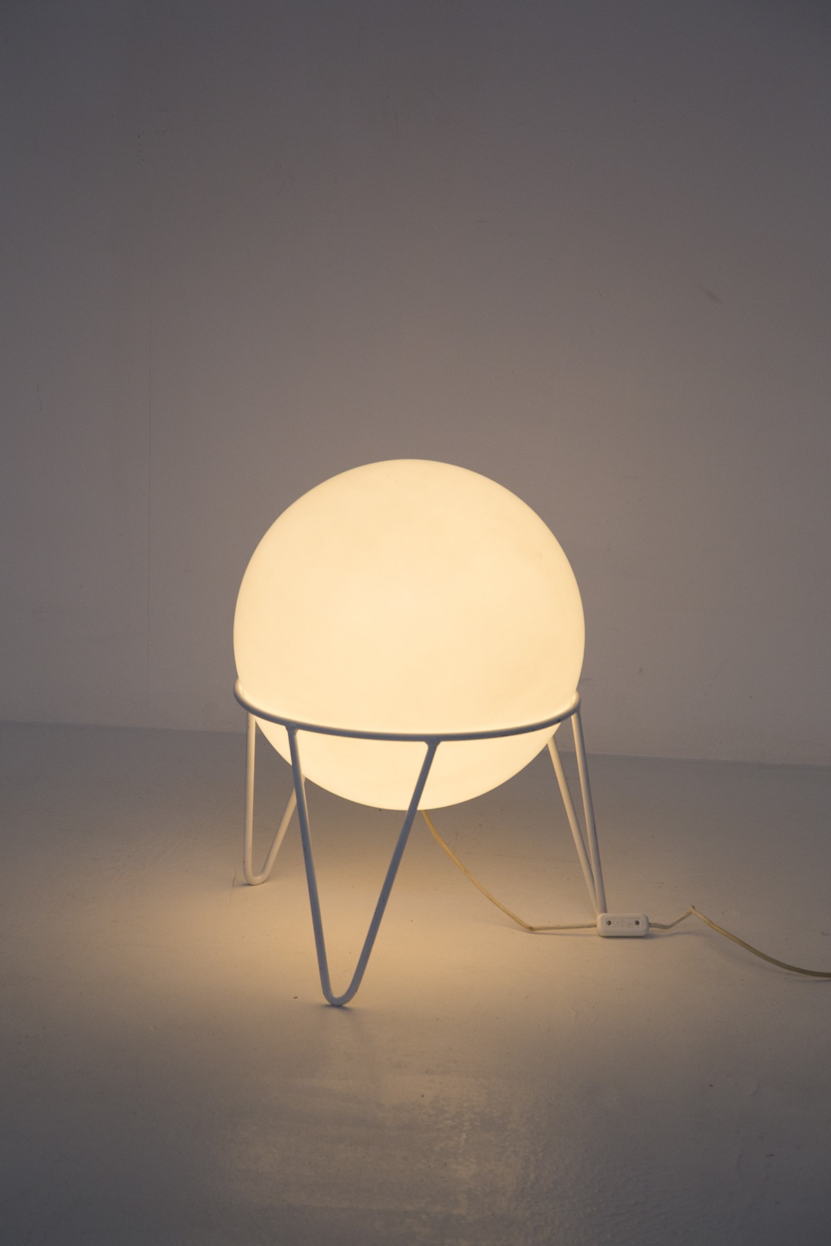 Lampada da tavolo space age bianca