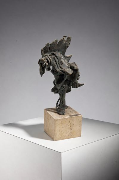 Scultura brutalista di uccello mitologico in bronzo, travertino e ottone (1950)