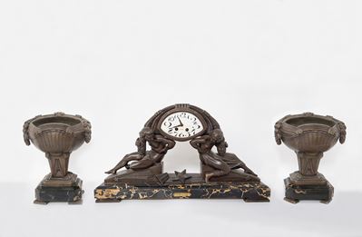 Set di Orologio Razionalista da Tavolo e Due Coppe in Bronzo